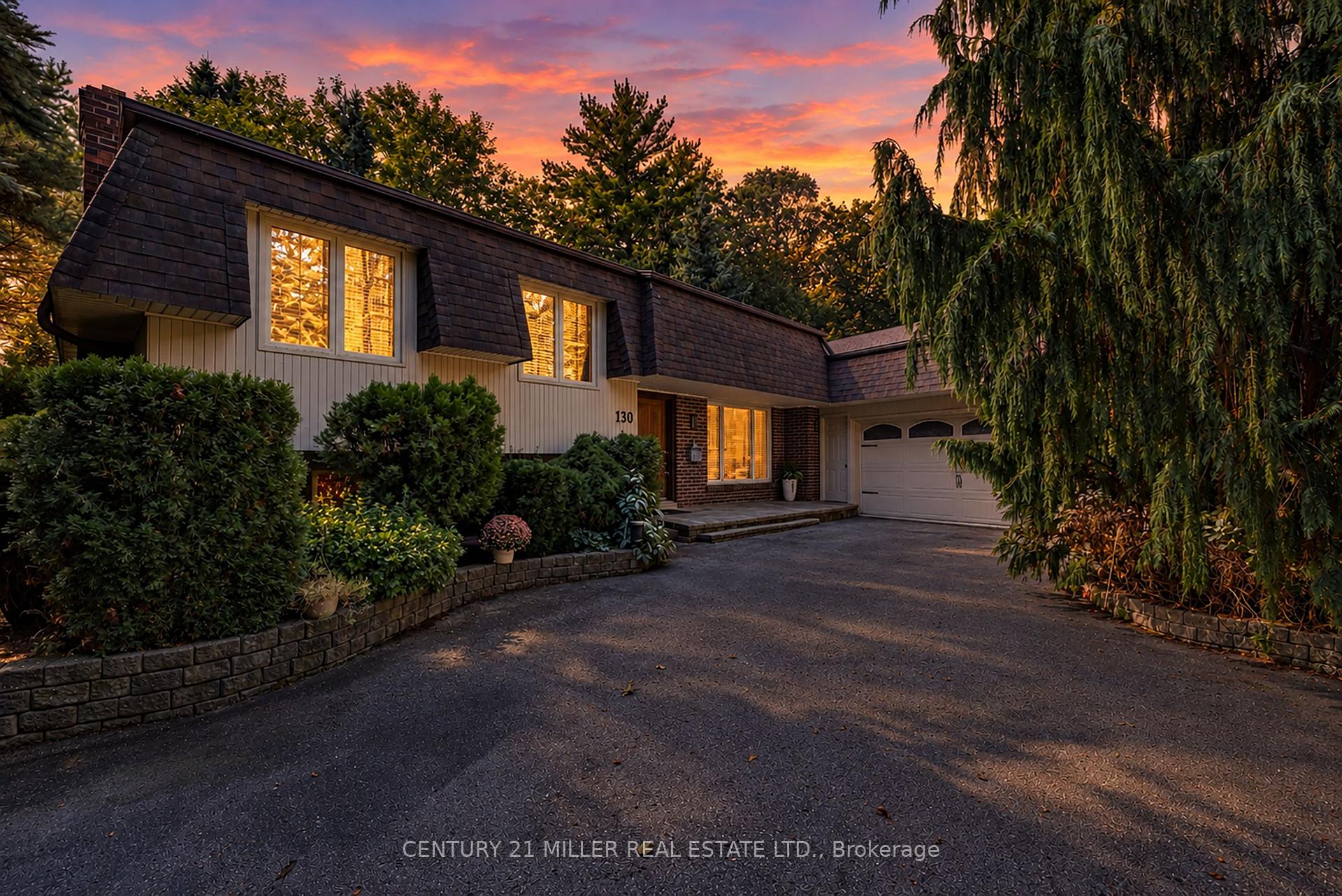 Photo 2 of 130 Tavistock Square, Oakville, Southwest — HOMEH