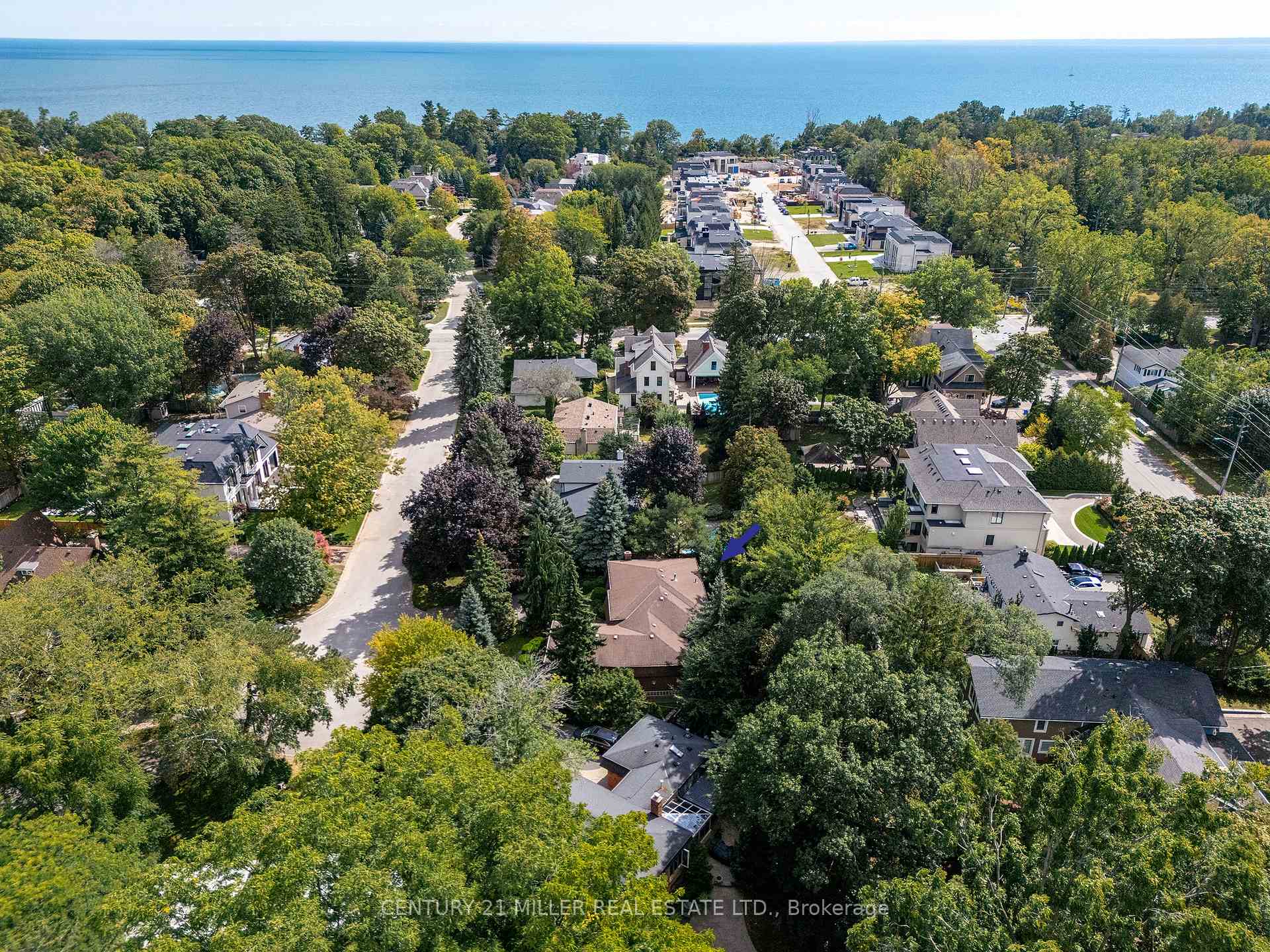 Photo 3 of 130 Tavistock Square, Oakville, Southwest — HOMEH