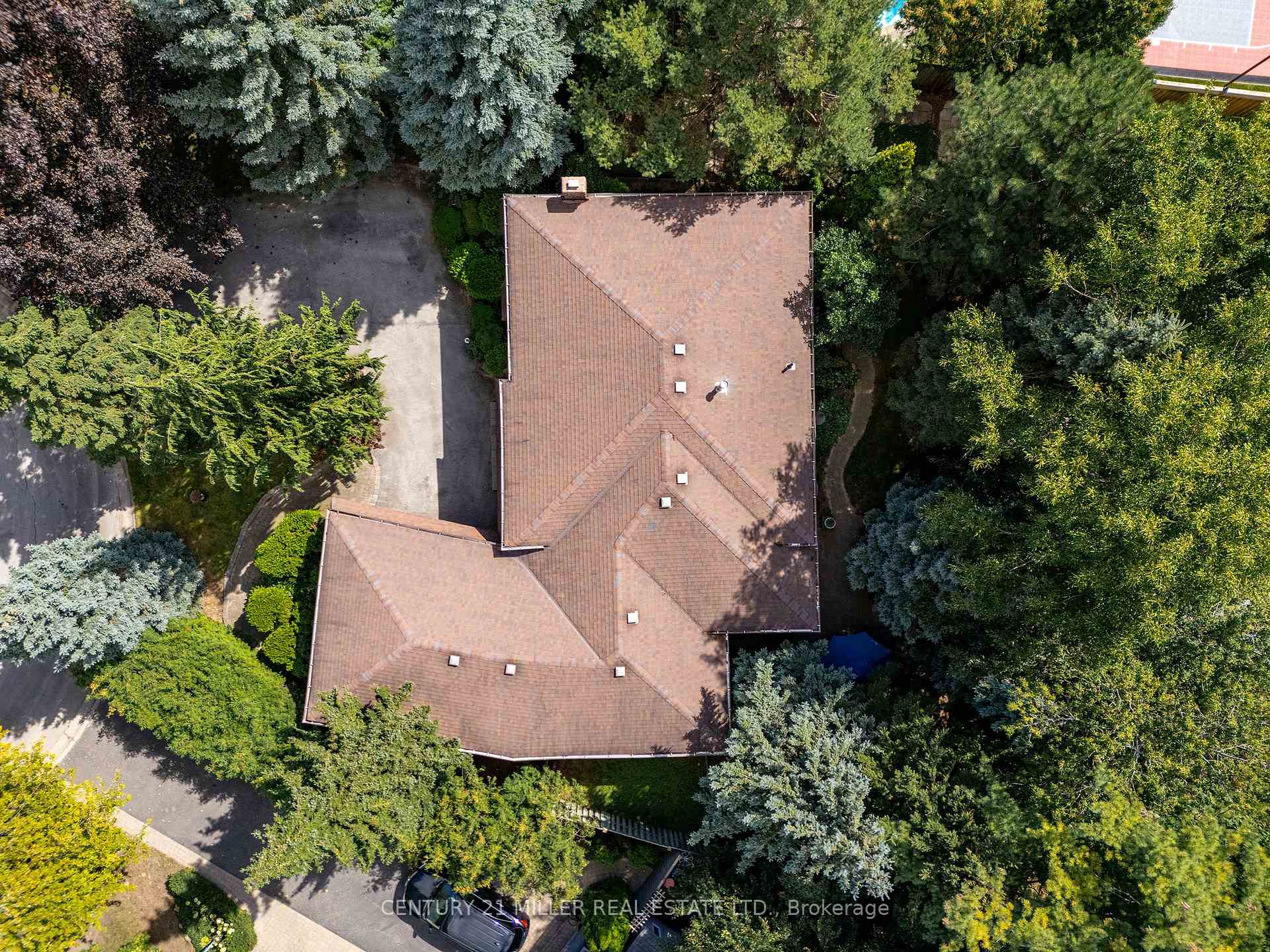 Photo 5 of 130 Tavistock Square, Oakville, Southwest — HOMEH