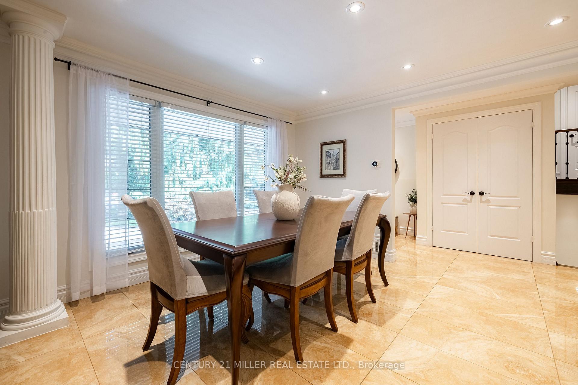 Photo 8 of 130 Tavistock Square, Oakville, Southwest — HOMEH