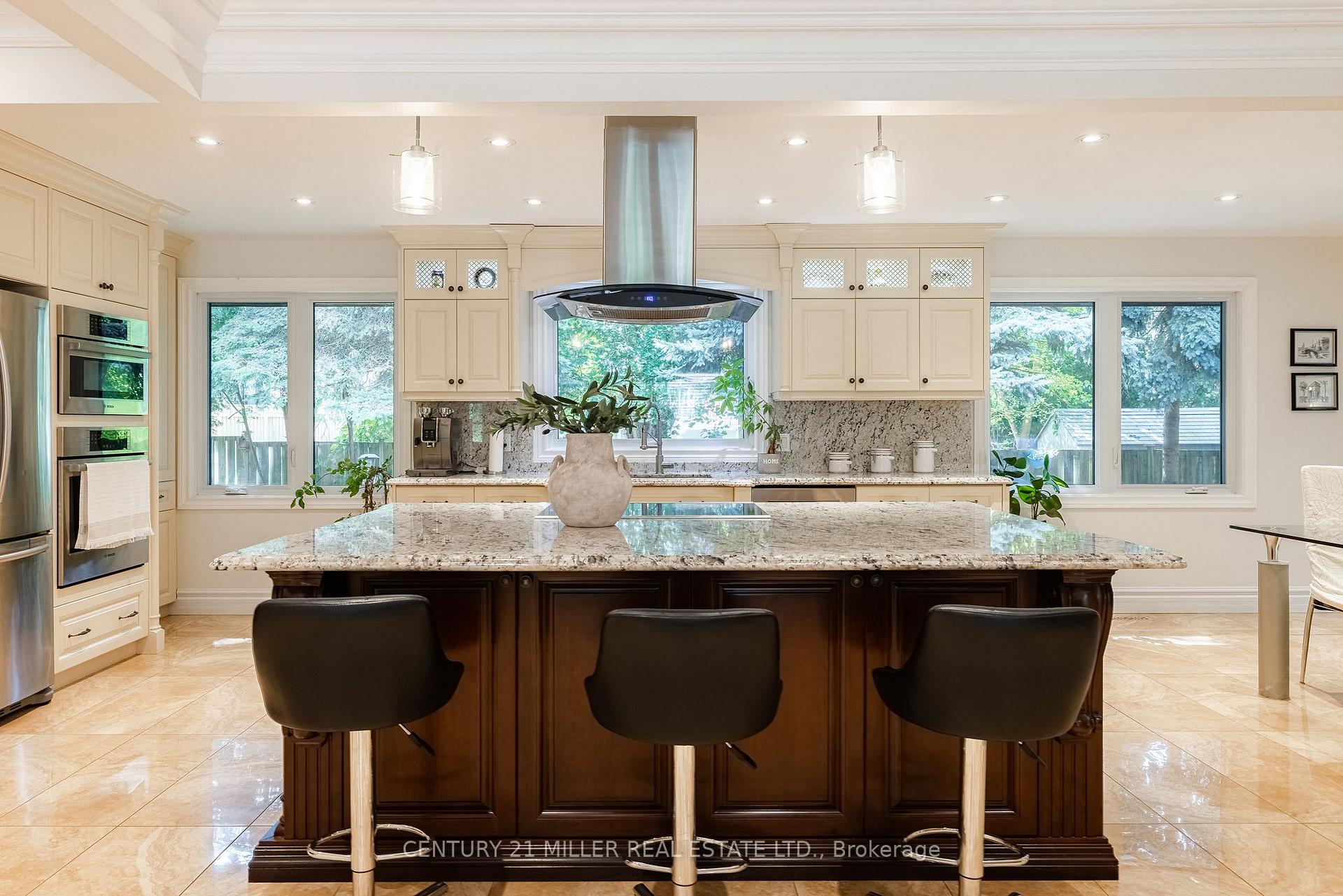 Photo 9 of 130 Tavistock Square, Oakville, Southwest — HOMEH