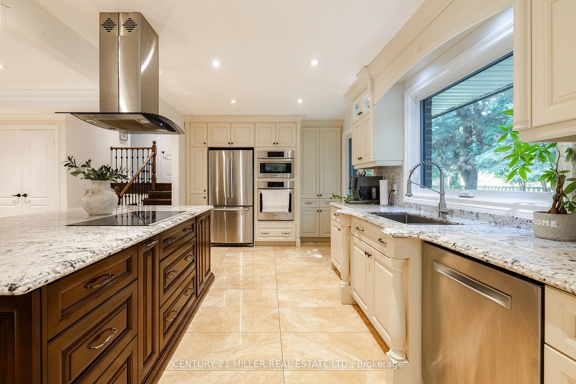 Photo 11 of 130 Tavistock Square, Oakville, Southwest — HOMEH