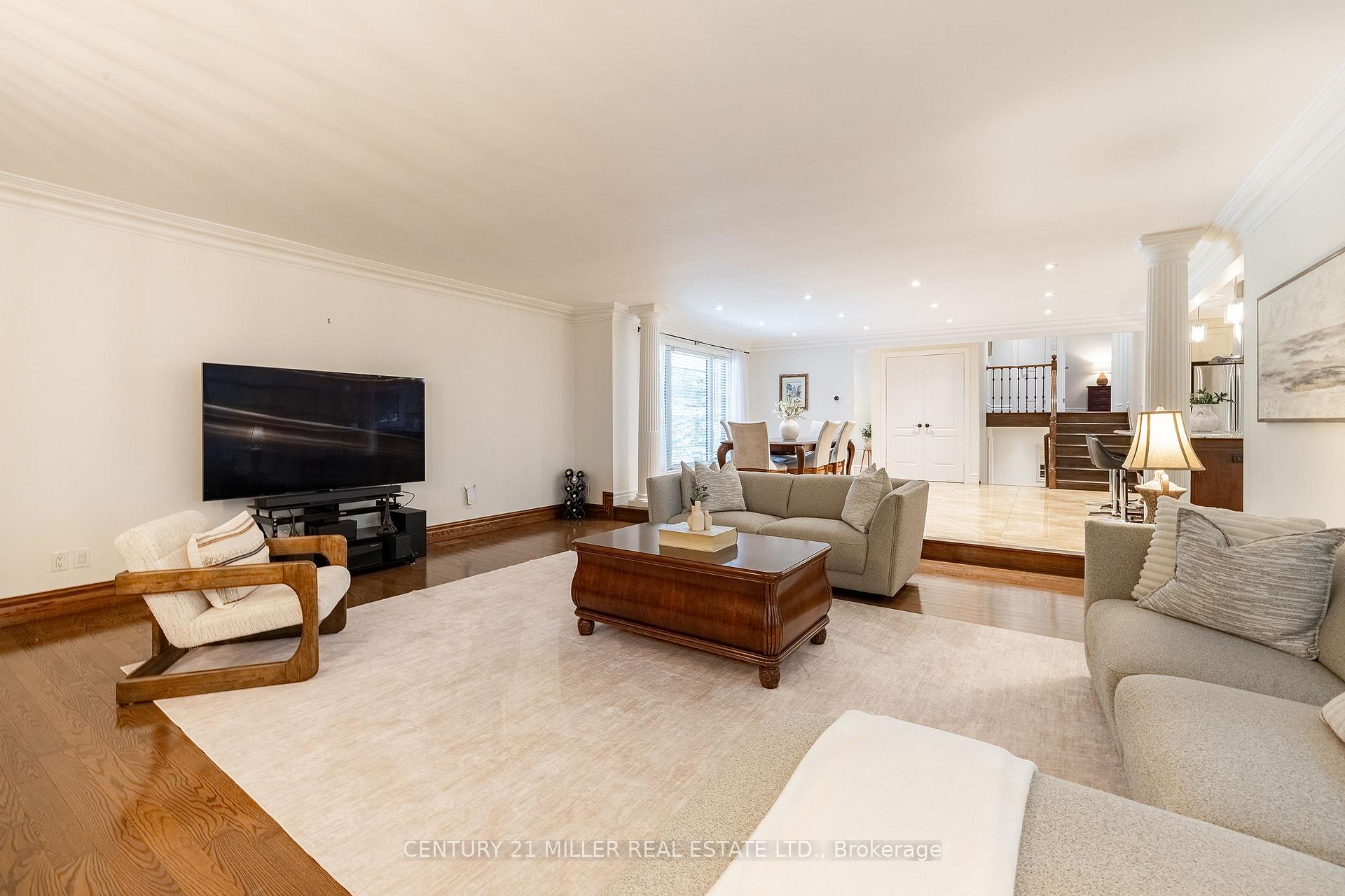 Photo 16 of 130 Tavistock Square, Oakville, Southwest — HOMEH