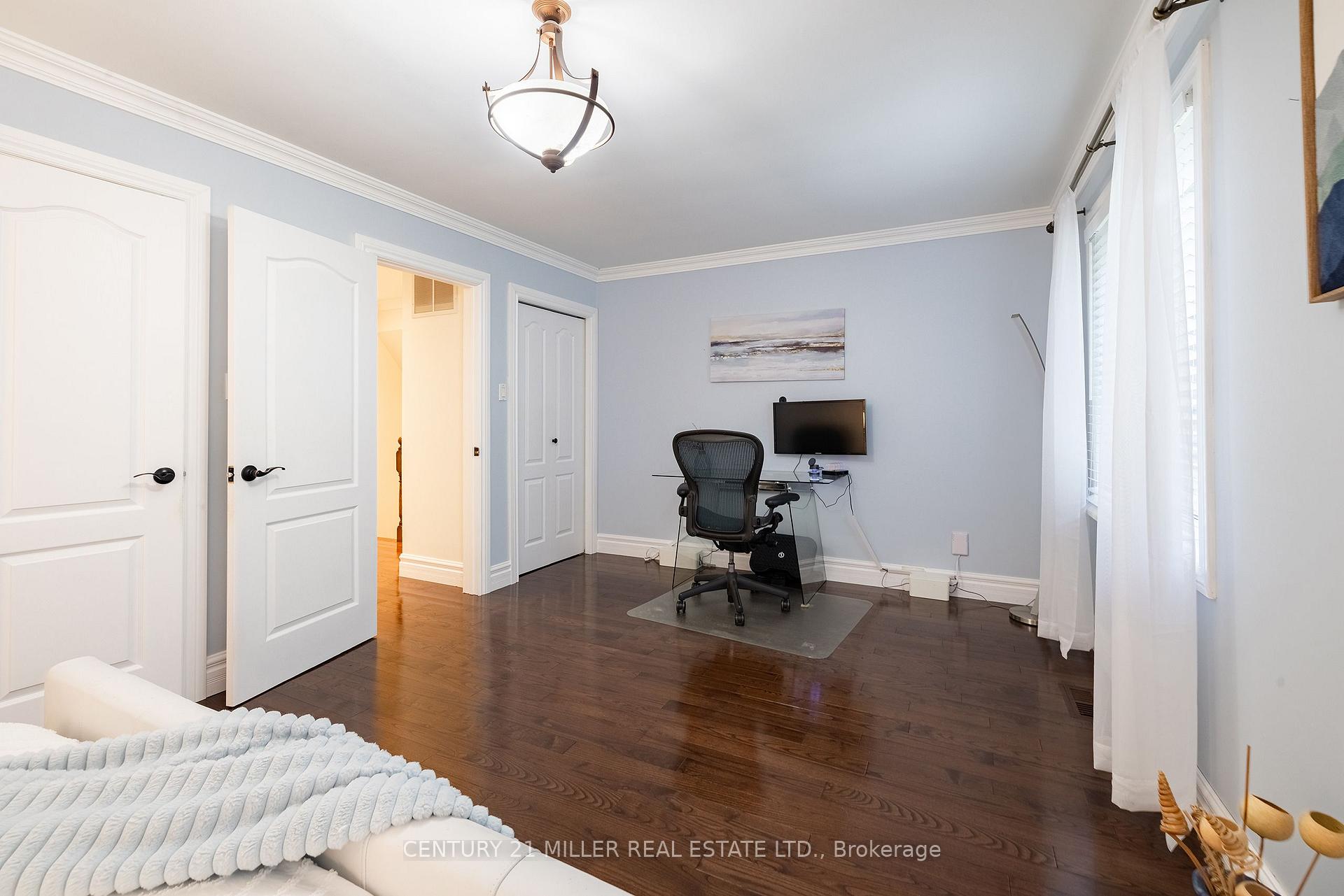 Photo 19 of 130 Tavistock Square, Oakville, Southwest — HOMEH