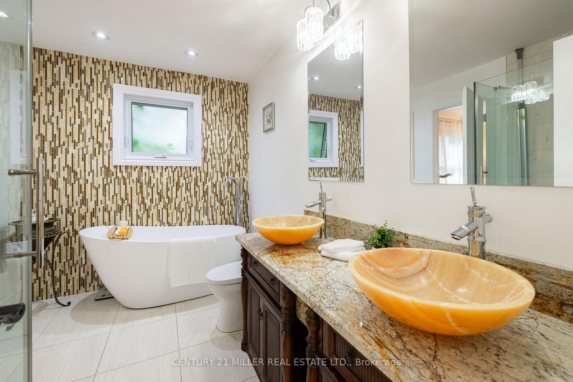 Photo 21 of 130 Tavistock Square, Oakville, Southwest — HOMEH