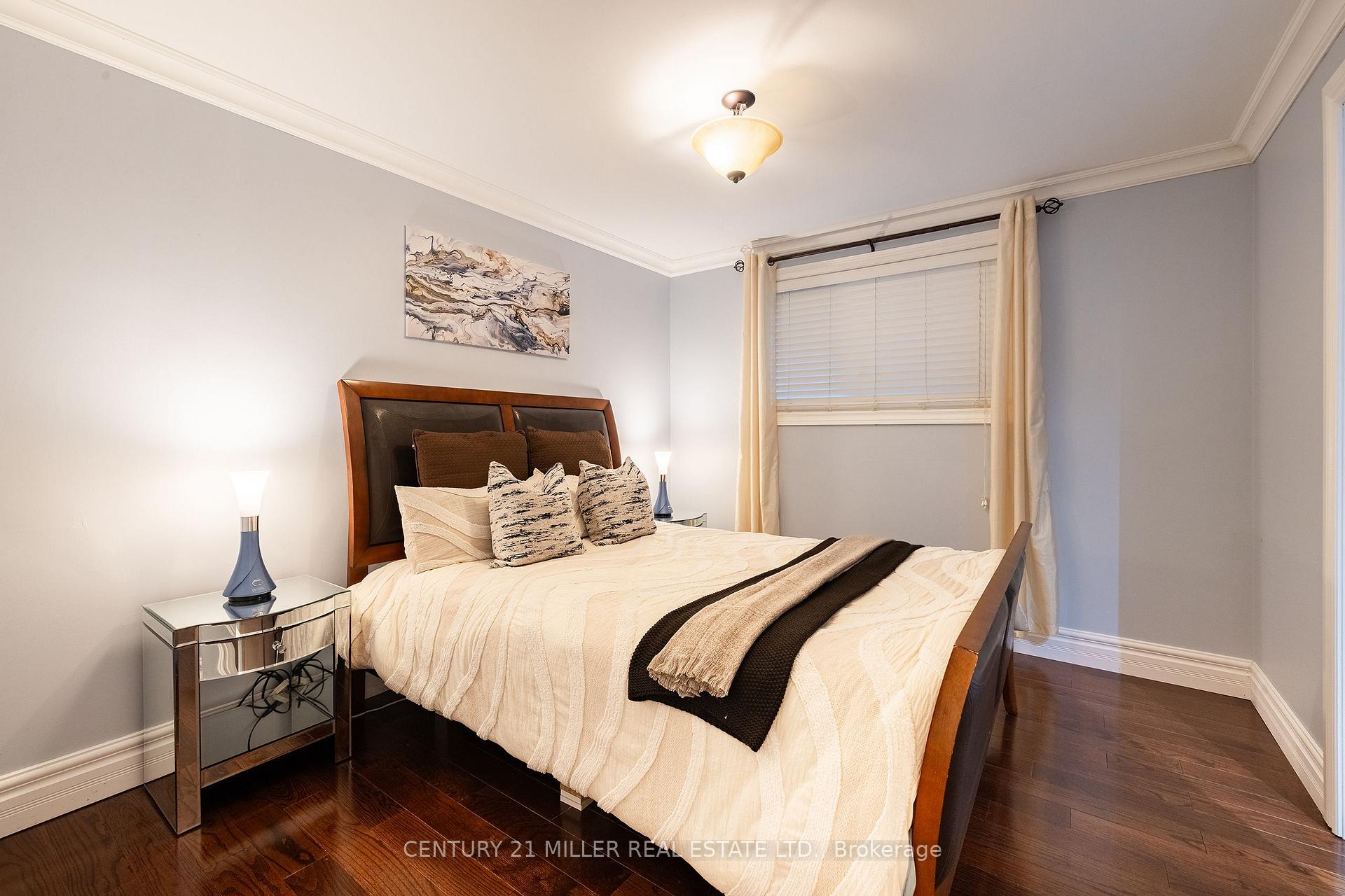 Photo 23 of 130 Tavistock Square, Oakville, Southwest — HOMEH