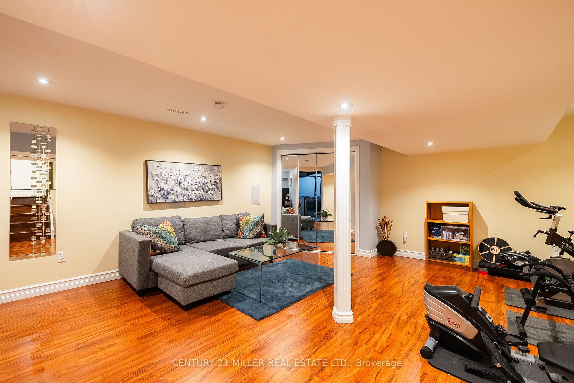 Photo 25 of 130 Tavistock Square, Oakville, Southwest — HOMEH