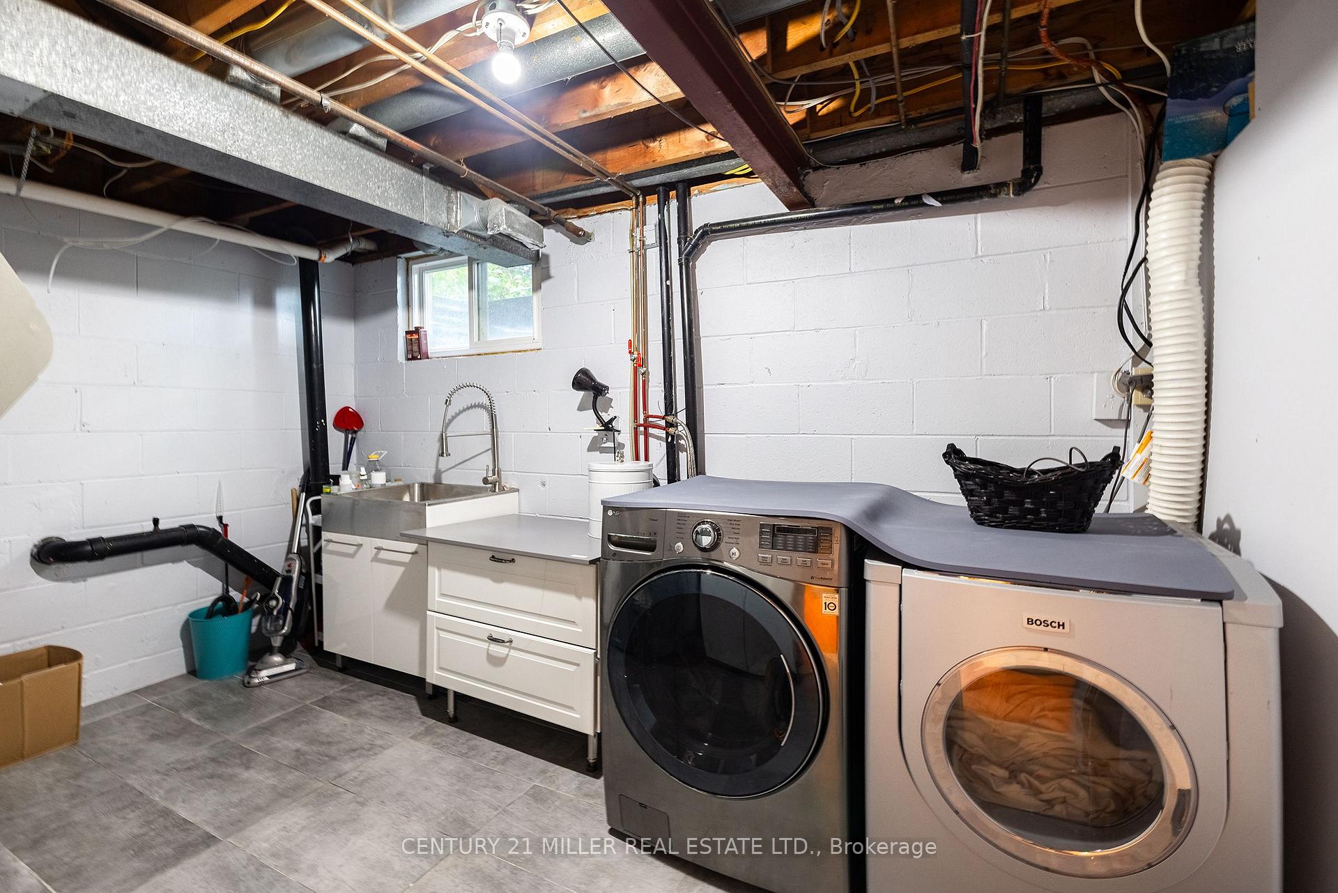 Photo 28 of 130 Tavistock Square, Oakville, Southwest — HOMEH