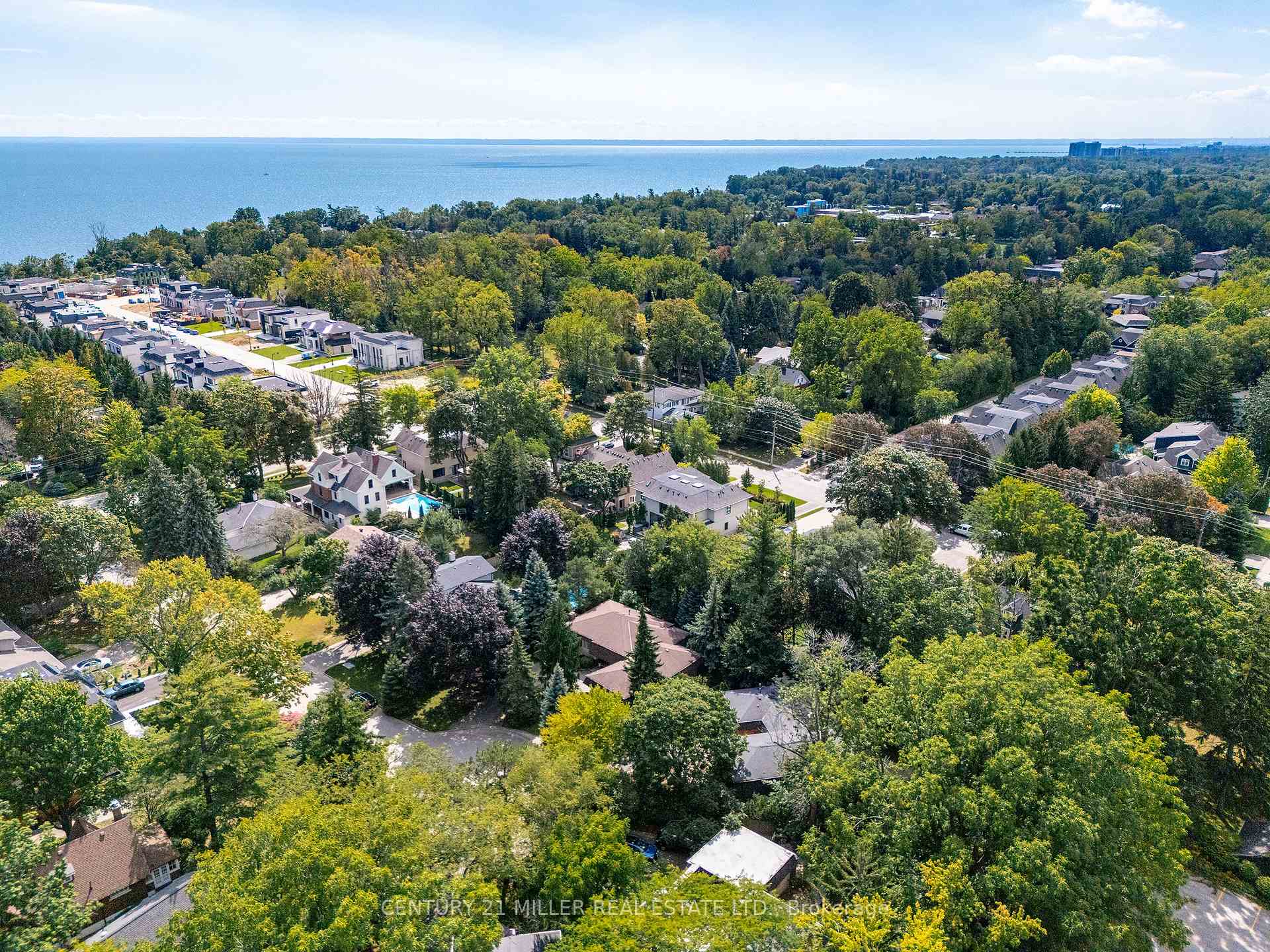 Photo 35 of 130 Tavistock Square, Oakville, Southwest — HOMEH