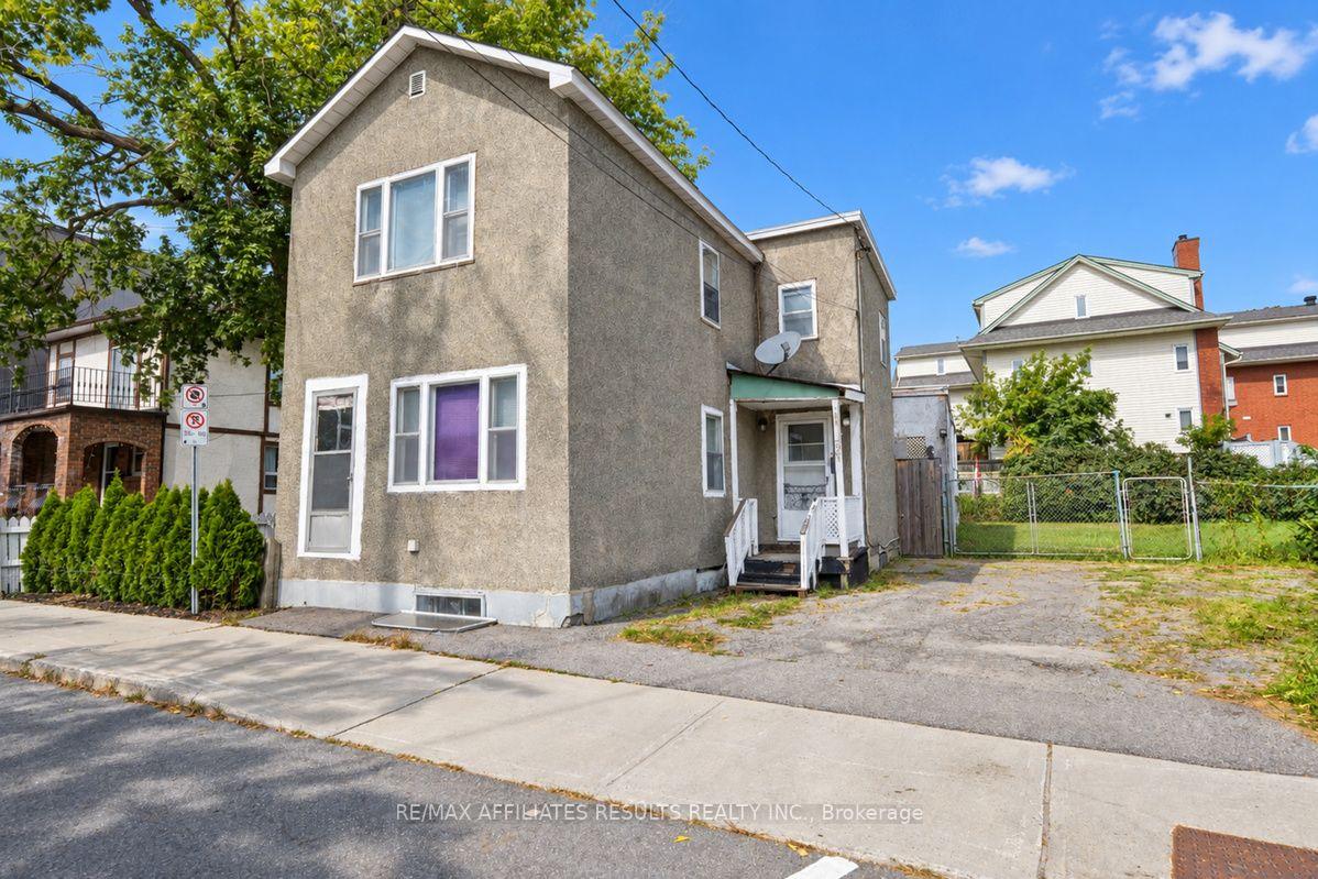 Photo of 321 Savard Avenue