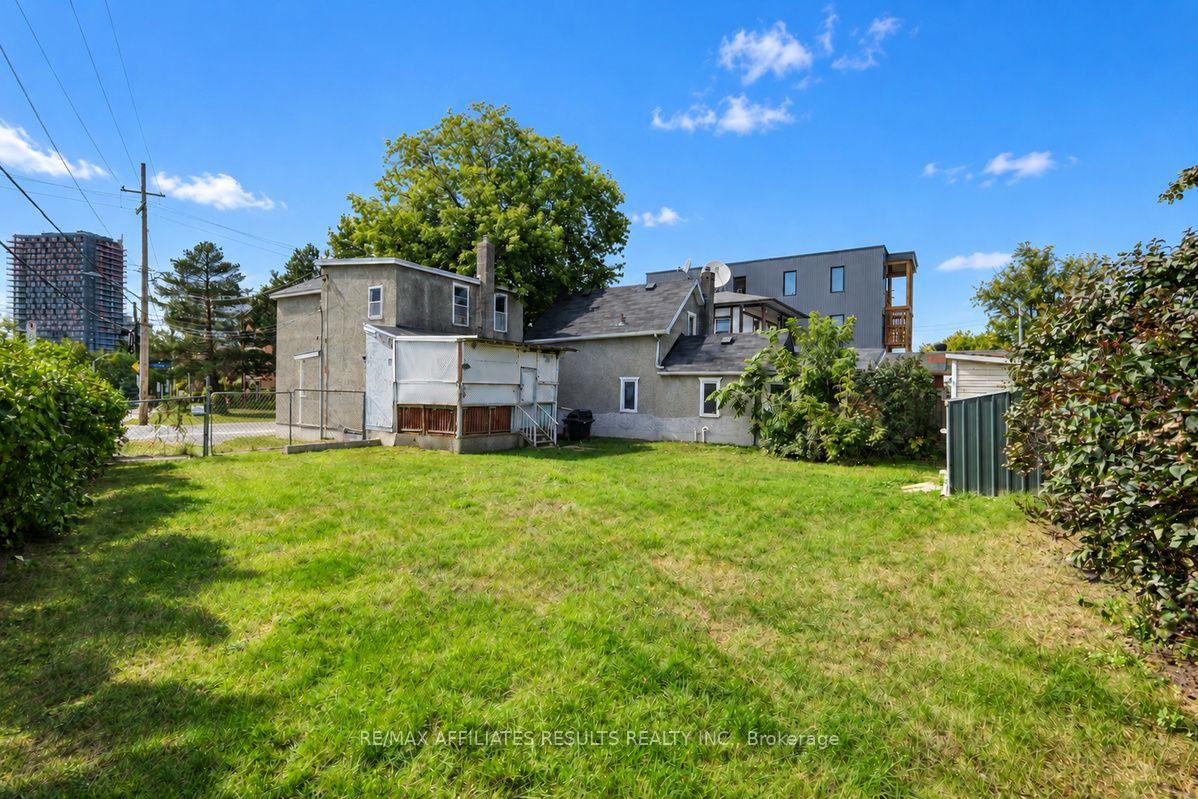 Photo 6 of 321 Savard Avenue, Ottawa, Vanier — HOMEH
