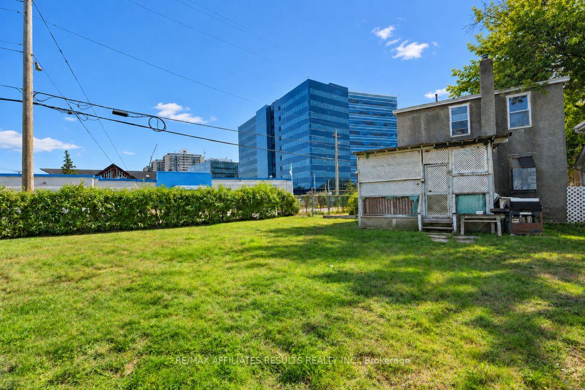 Photo 8 of 321 Savard Avenue, Ottawa, Vanier — HOMEH