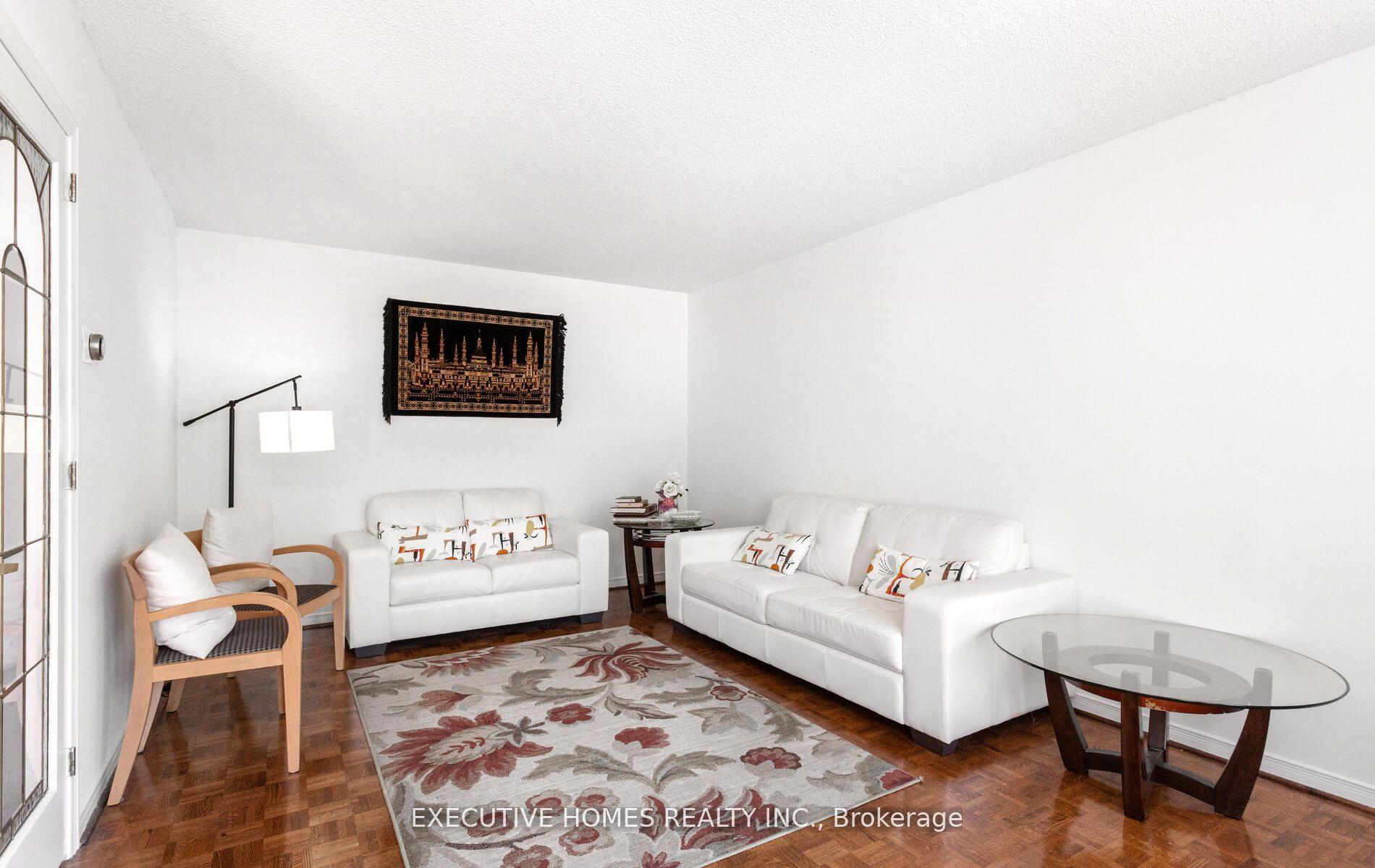 Photo 10 of 5489 Glen Erin Drive, Mississauga, Central Erin Mills — HOMEH