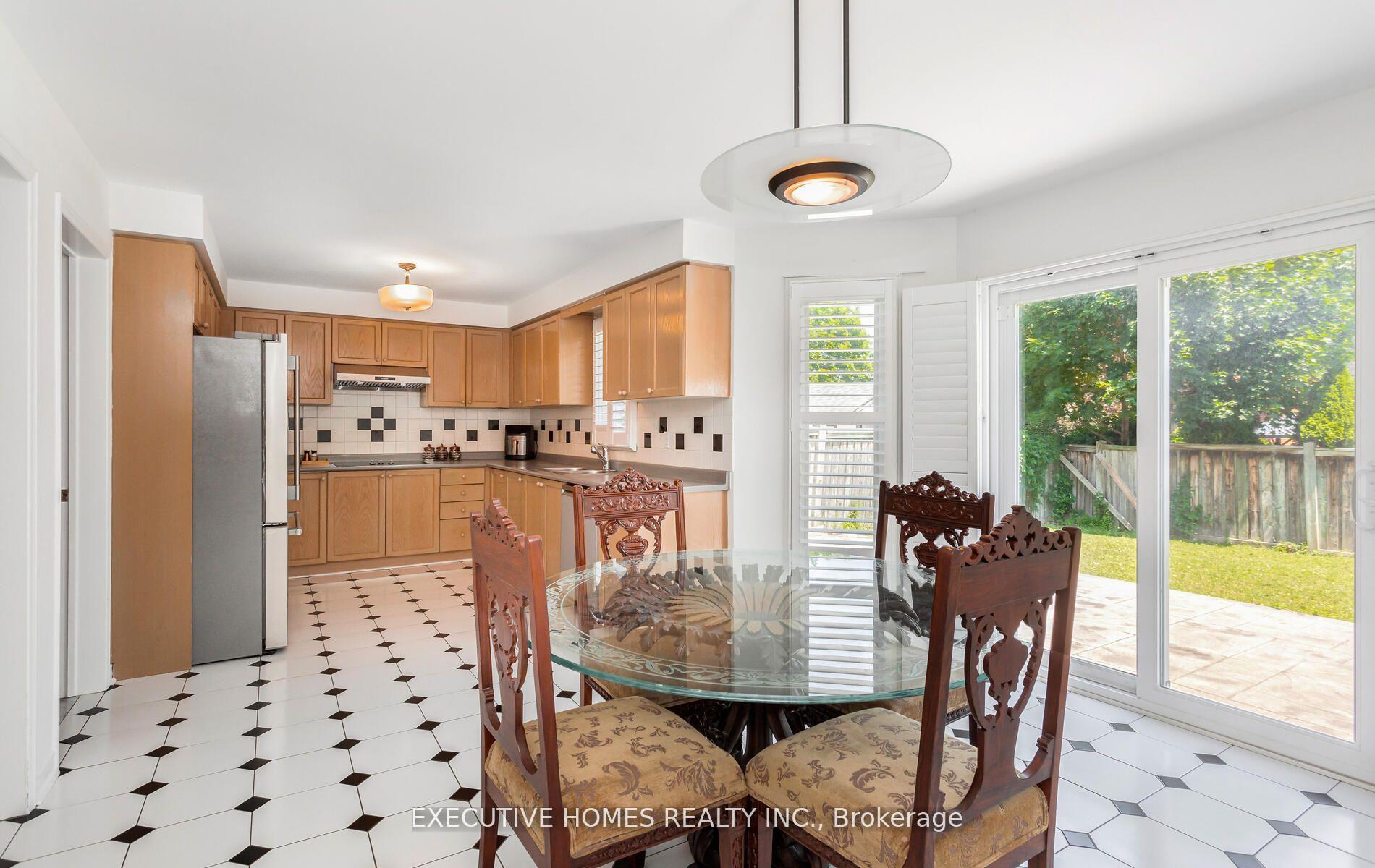 Photo 17 of 5489 Glen Erin Drive, Mississauga, Central Erin Mills — HOMEH