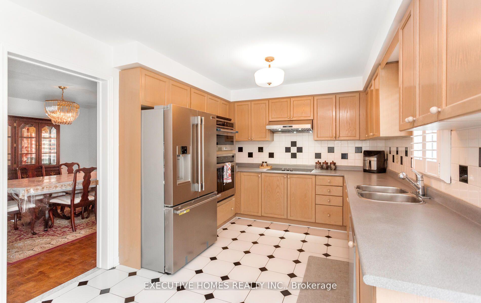 Photo 19 of 5489 Glen Erin Drive, Mississauga, Central Erin Mills — HOMEH