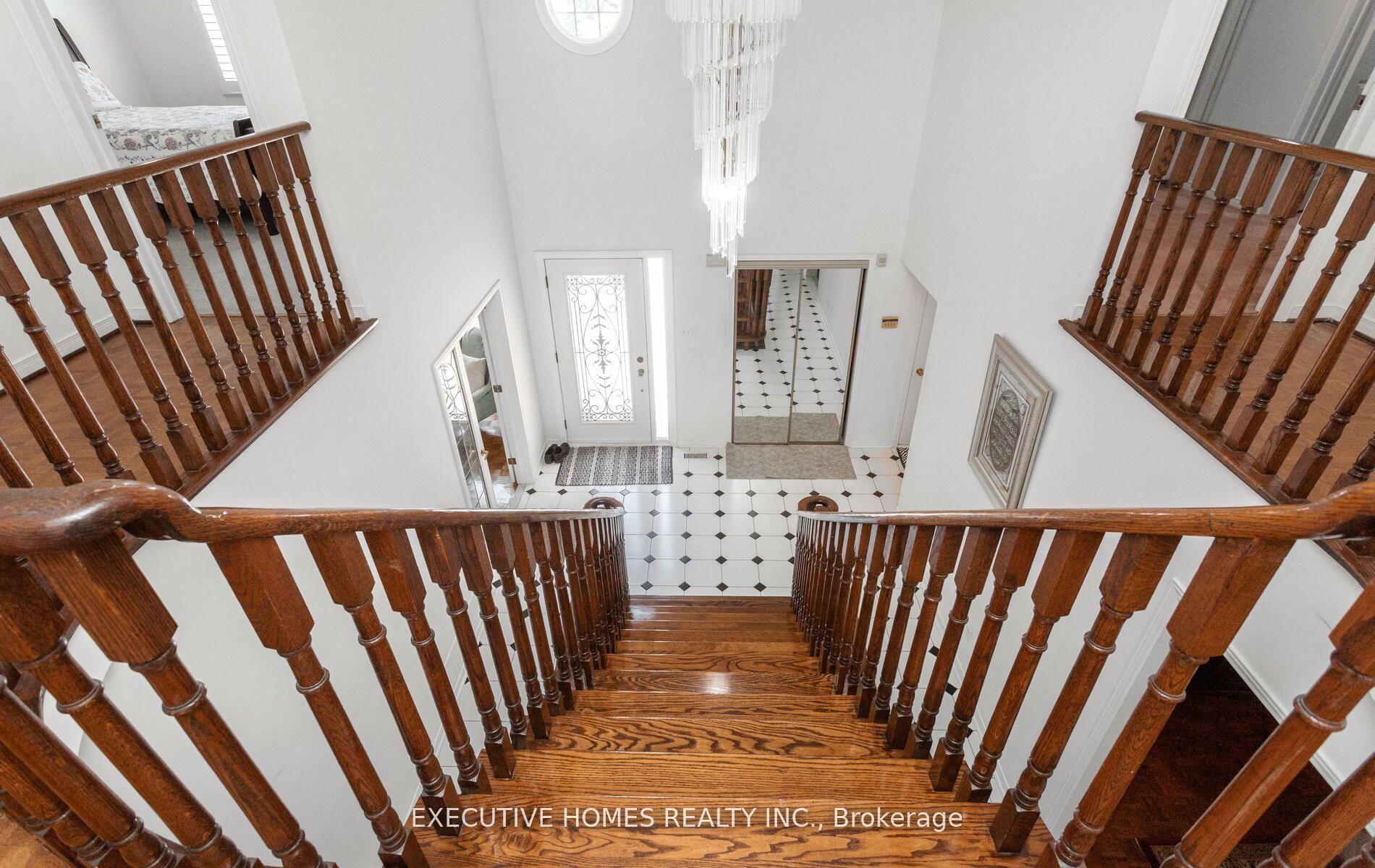 Photo 24 of 5489 Glen Erin Drive, Mississauga, Central Erin Mills — HOMEH