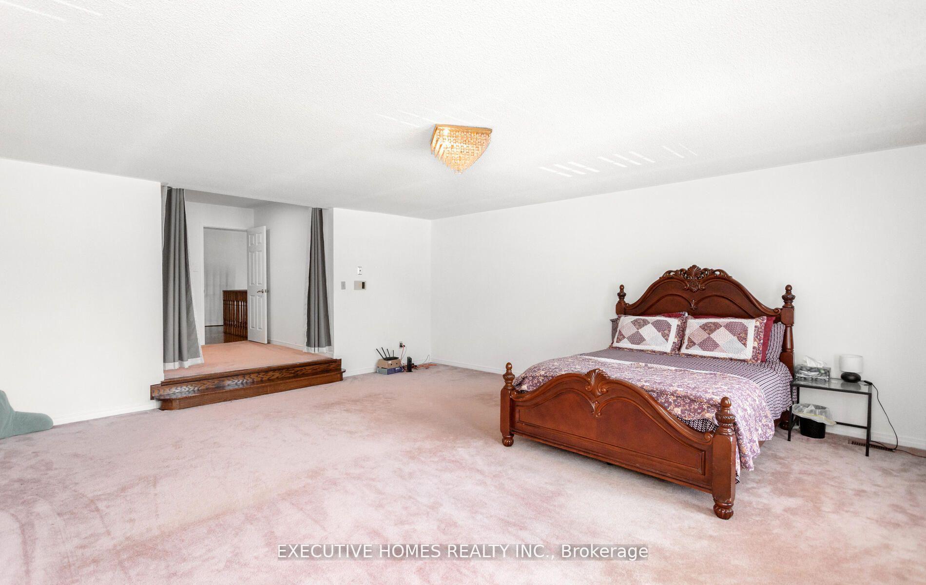Photo 26 of 5489 Glen Erin Drive, Mississauga, Central Erin Mills — HOMEH