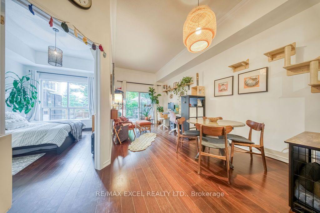 Photo 5 of Unit 102, 8 Maison Parc Court, Vaughan, Lakeview Estates — HOMEH