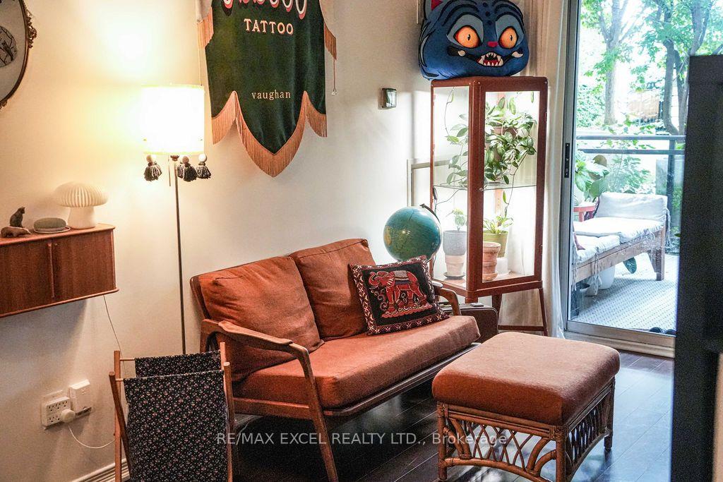 Photo 11 of Unit 102, 8 Maison Parc Court, Vaughan, Lakeview Estates — HOMEH