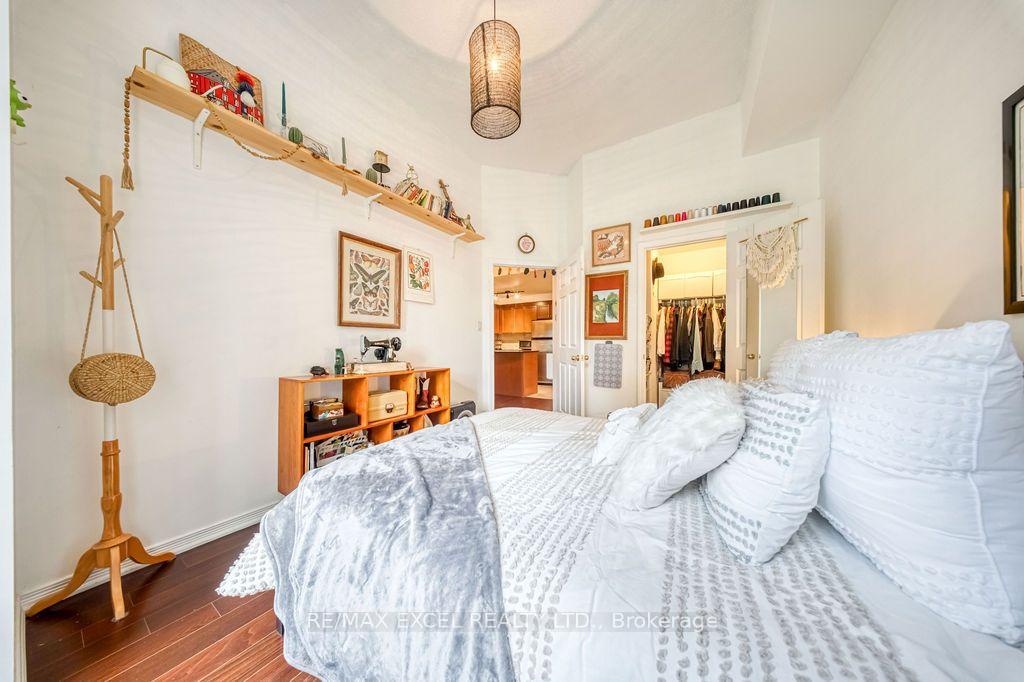 Photo 18 of Unit 102, 8 Maison Parc Court, Vaughan, Lakeview Estates — HOMEH