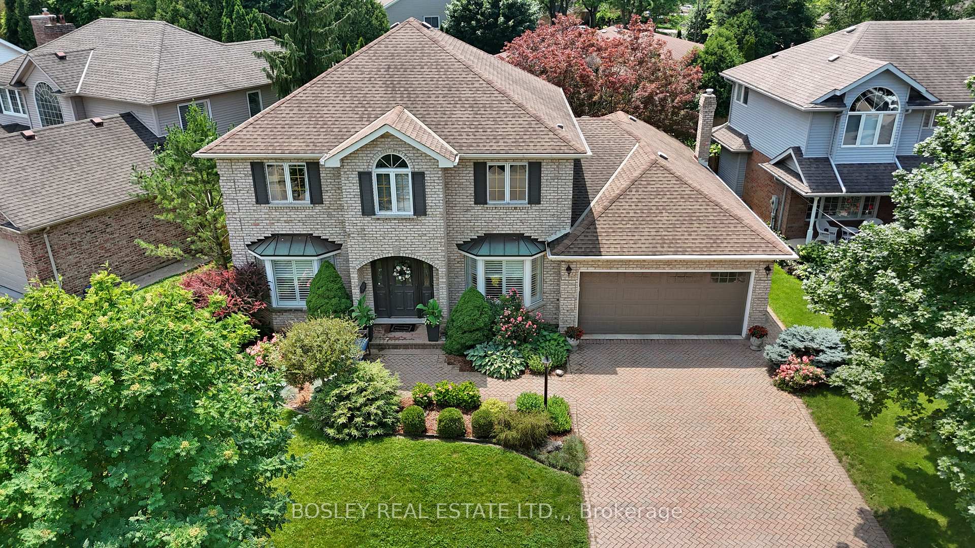 Photo 2 of 28 Arbour Glen Drive, St. Catharines, Grapeview — HOMEH