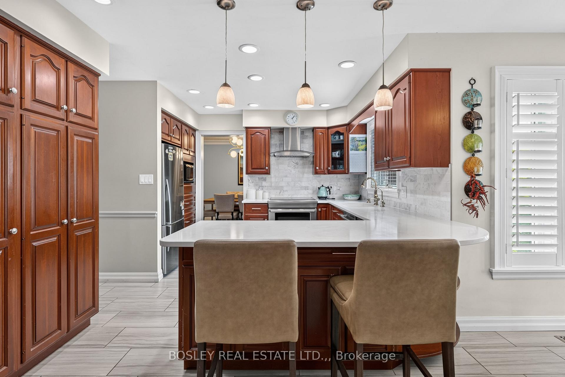 Photo 8 of 28 Arbour Glen Drive, St. Catharines, Grapeview — HOMEH