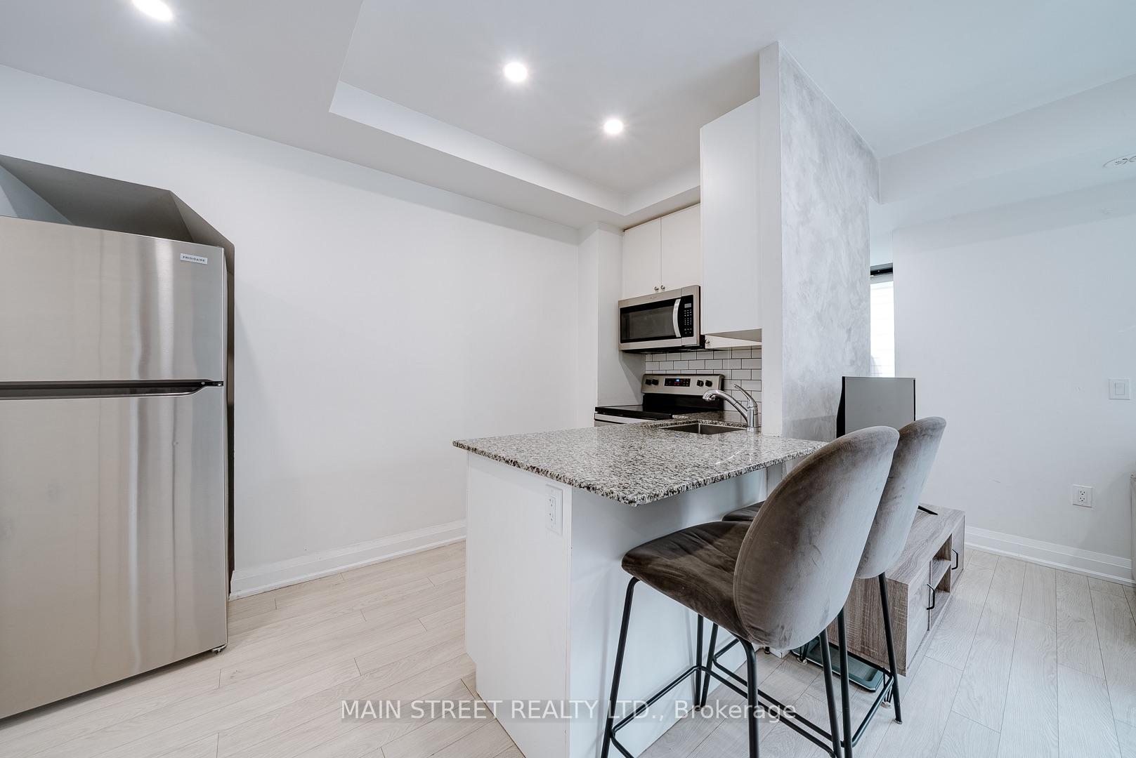 Photo 8 of Unit 702, 5299 Highway 7 Street, Vaughan, Vaughan Grove — HOMEH