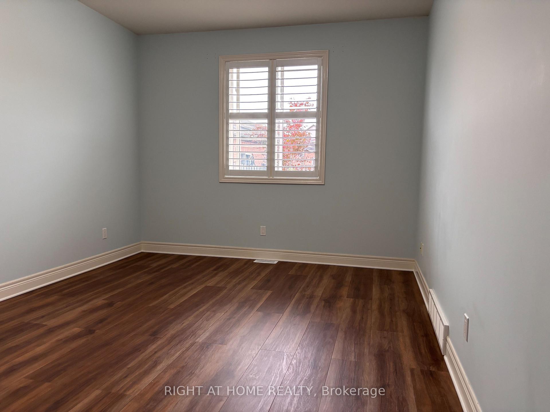 Photo 13 of 8 Glory Hill Road, St. Catharines, Oakdale — HOMEH