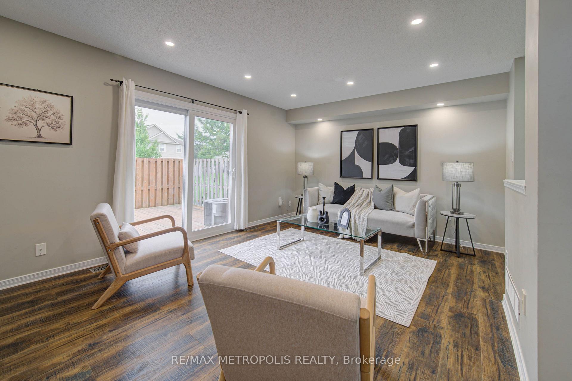 Photo 3 of Unit 37, 124 Gosling Gardens, Guelph, Clairfields/Hanlon Business Park — HOMEH