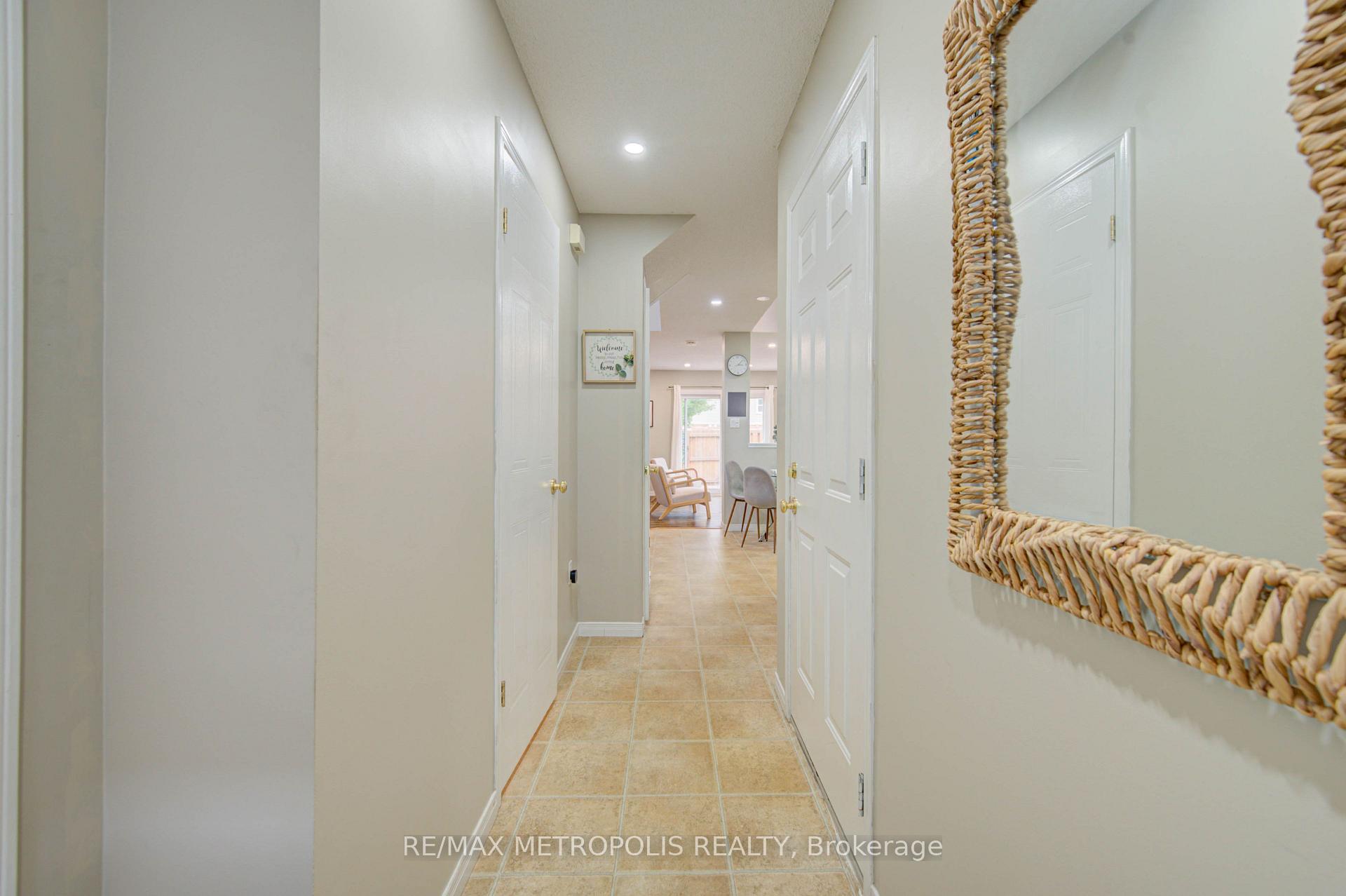 Photo 9 of Unit 37, 124 Gosling Gardens, Guelph, Clairfields/Hanlon Business Park — HOMEH