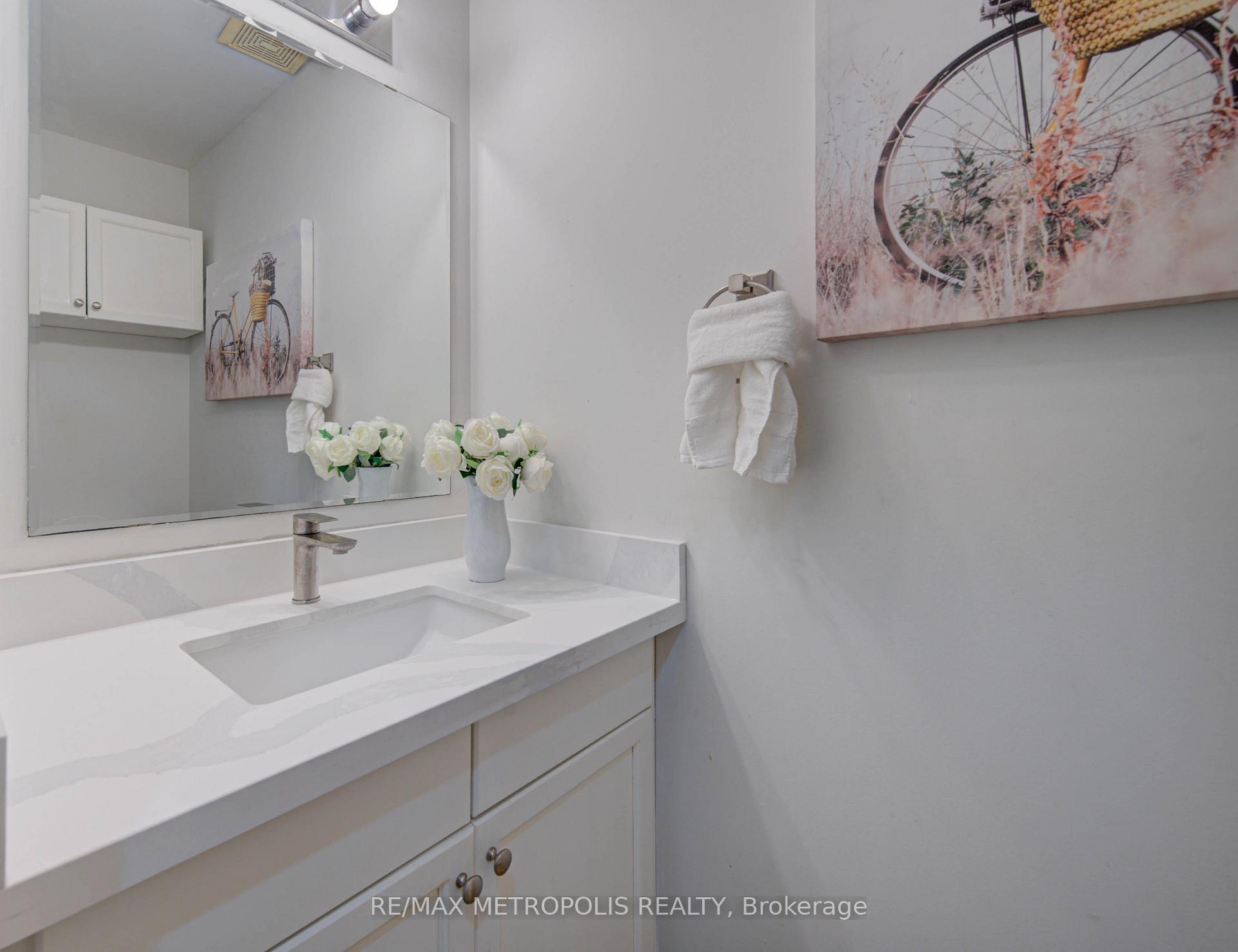 Photo 11 of Unit 37, 124 Gosling Gardens, Guelph, Clairfields/Hanlon Business Park — HOMEH