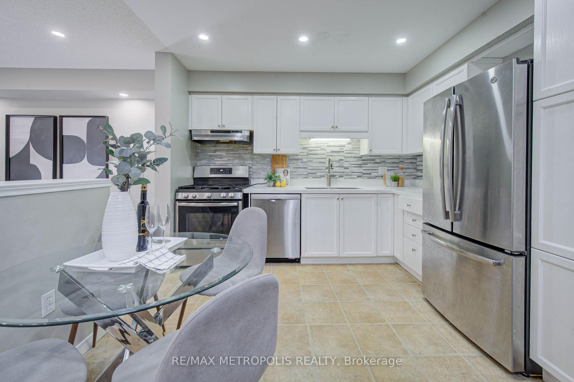 Photo 13 of Unit 37, 124 Gosling Gardens, Guelph, Clairfields/Hanlon Business Park — HOMEH