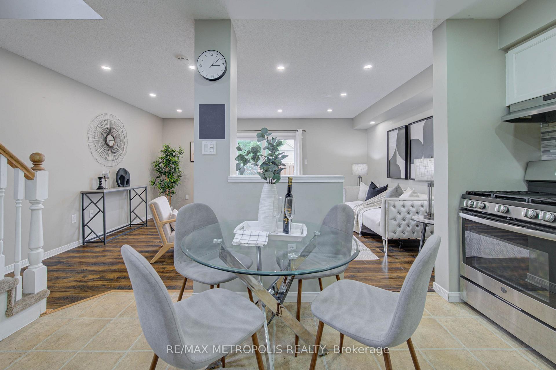 Photo 15 of Unit 37, 124 Gosling Gardens, Guelph, Clairfields/Hanlon Business Park — HOMEH