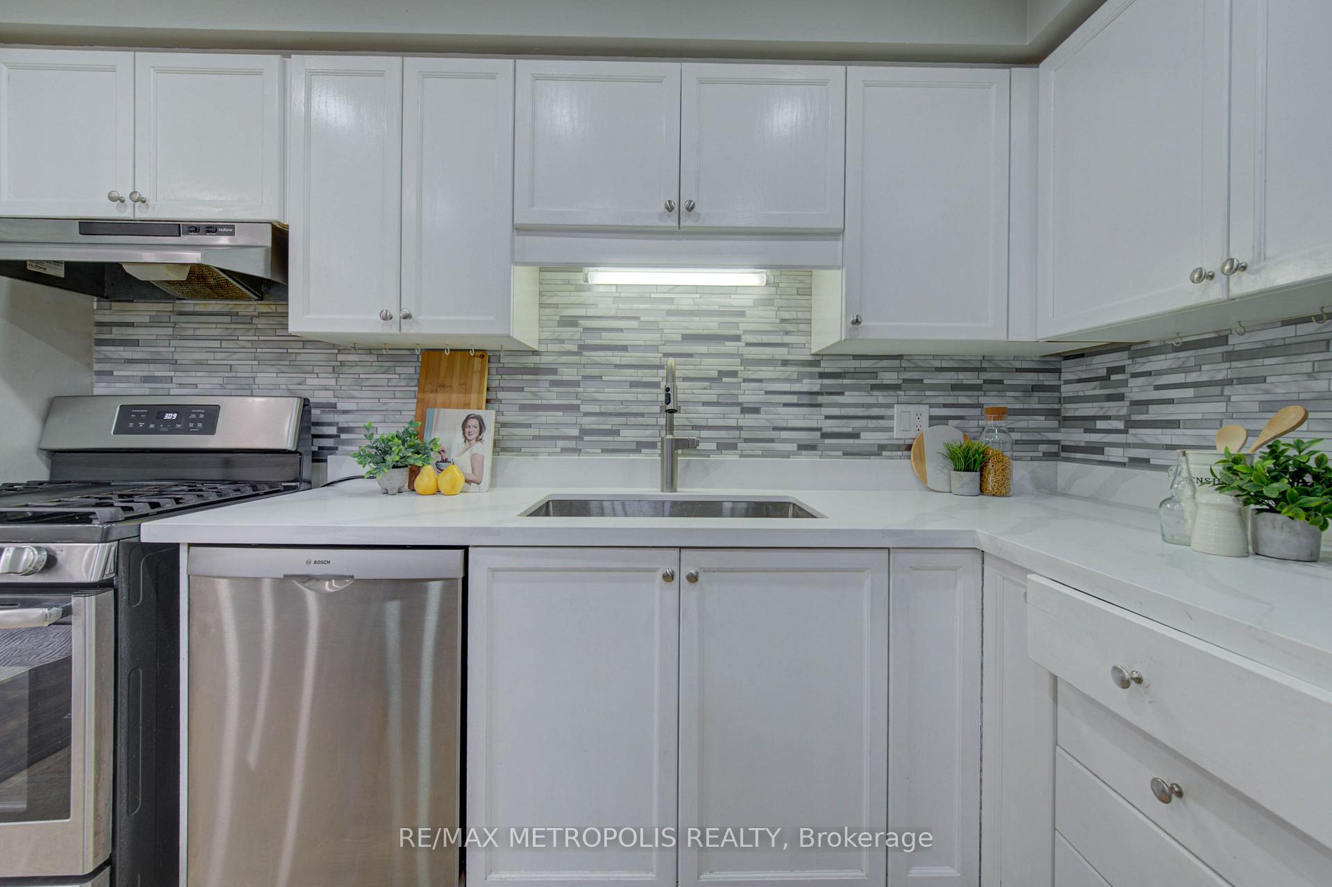 Photo 17 of Unit 37, 124 Gosling Gardens, Guelph, Clairfields/Hanlon Business Park — HOMEH