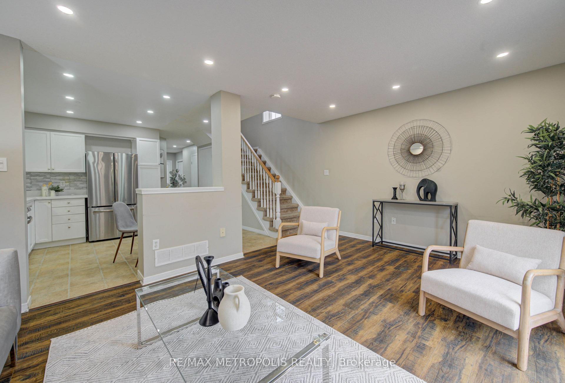 Photo 31 of Unit 37, 124 Gosling Gardens, Guelph, Clairfields/Hanlon Business Park — HOMEH
