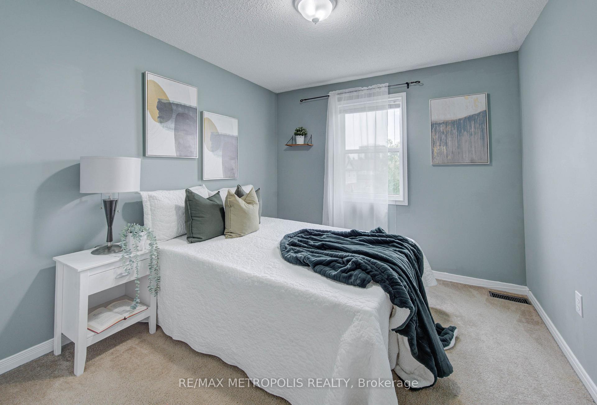 Photo 41 of Unit 37, 124 Gosling Gardens, Guelph, Clairfields/Hanlon Business Park — HOMEH