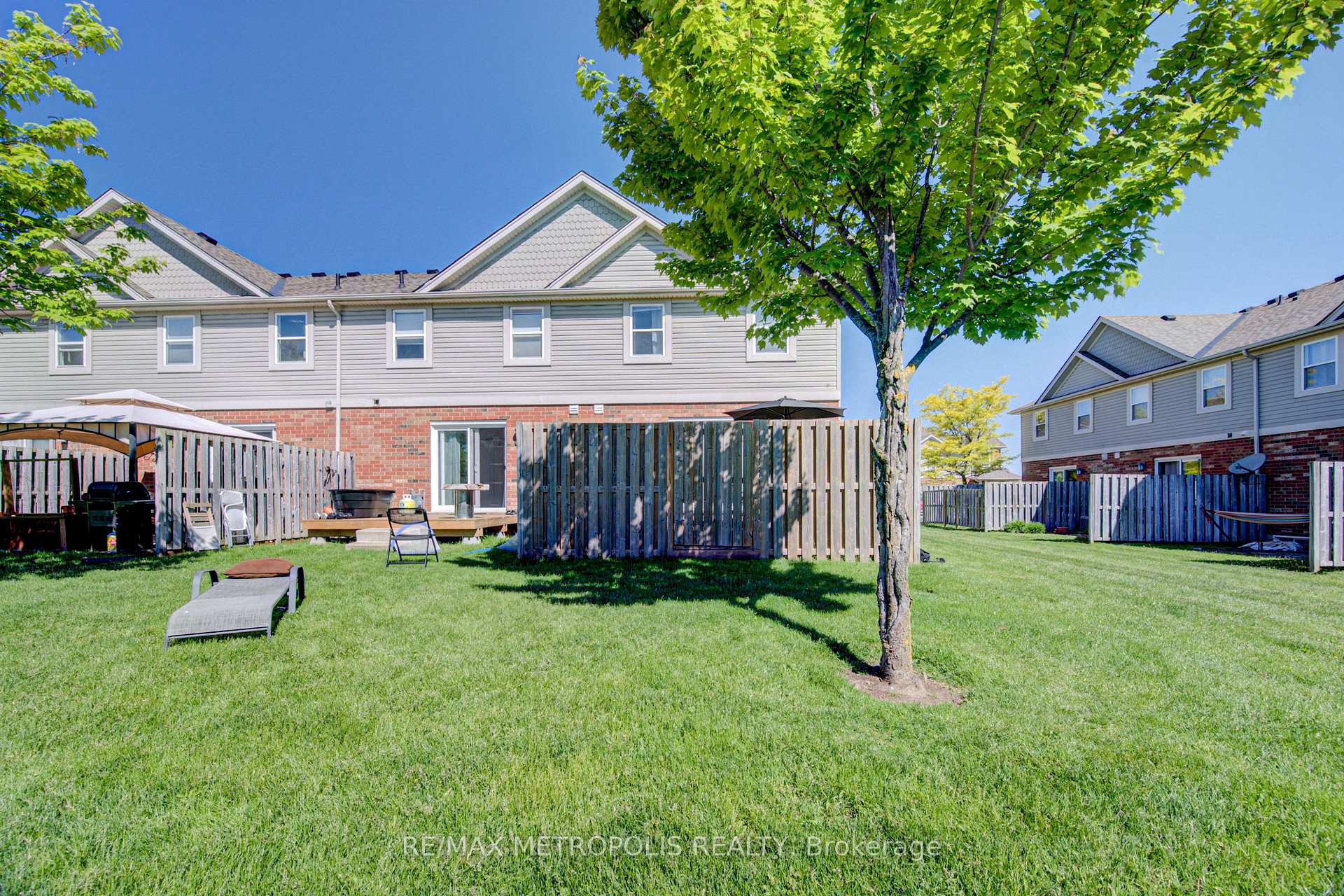 Photo 81 of Unit 37, 124 Gosling Gardens, Guelph, Clairfields/Hanlon Business Park — HOMEH