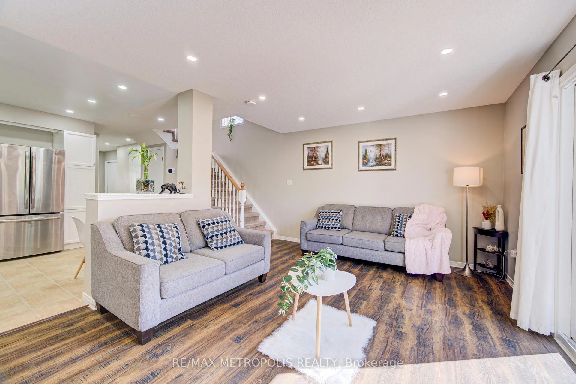 Photo 32 of Unit 37, 124 Gosling Gardens, Guelph, Clairfields/Hanlon Business Park — HOMEH