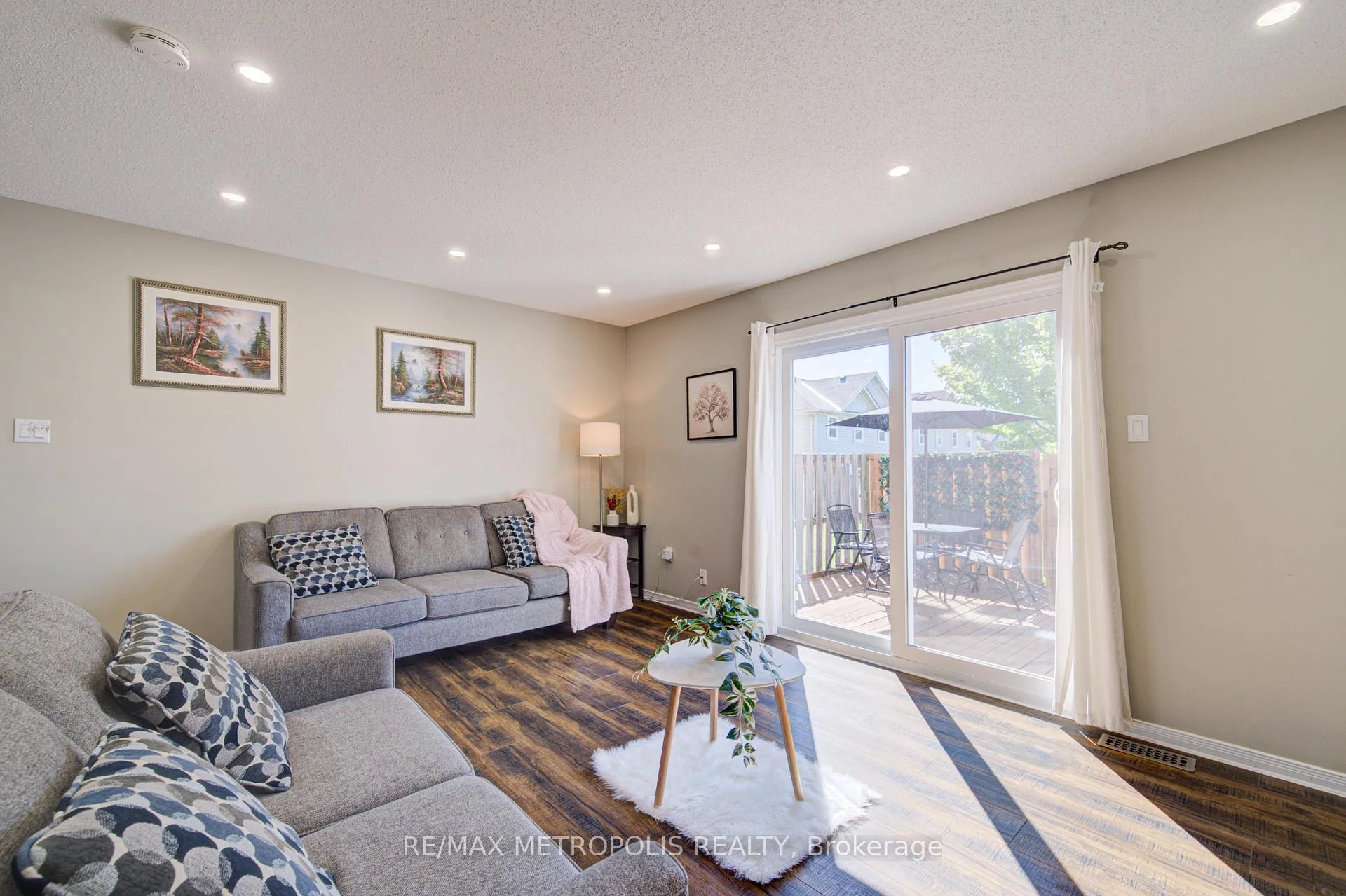 Photo 34 of Unit 37, 124 Gosling Gardens, Guelph, Clairfields/Hanlon Business Park — HOMEH
