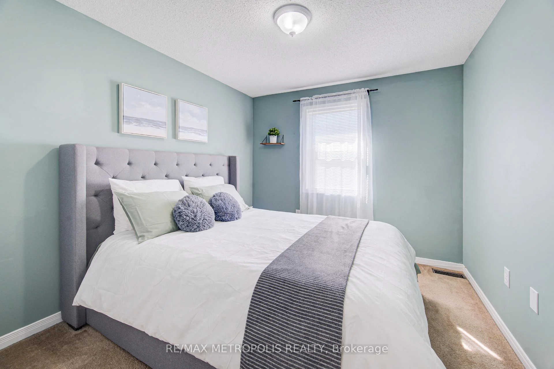 Photo 44 of Unit 37, 124 Gosling Gardens, Guelph, Clairfields/Hanlon Business Park — HOMEH