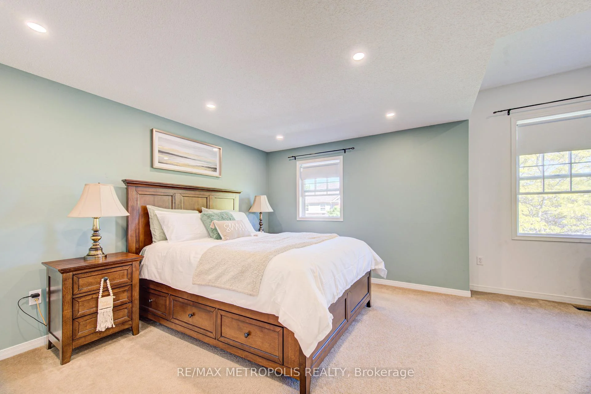 Photo 46 of Unit 37, 124 Gosling Gardens, Guelph, Clairfields/Hanlon Business Park — HOMEH