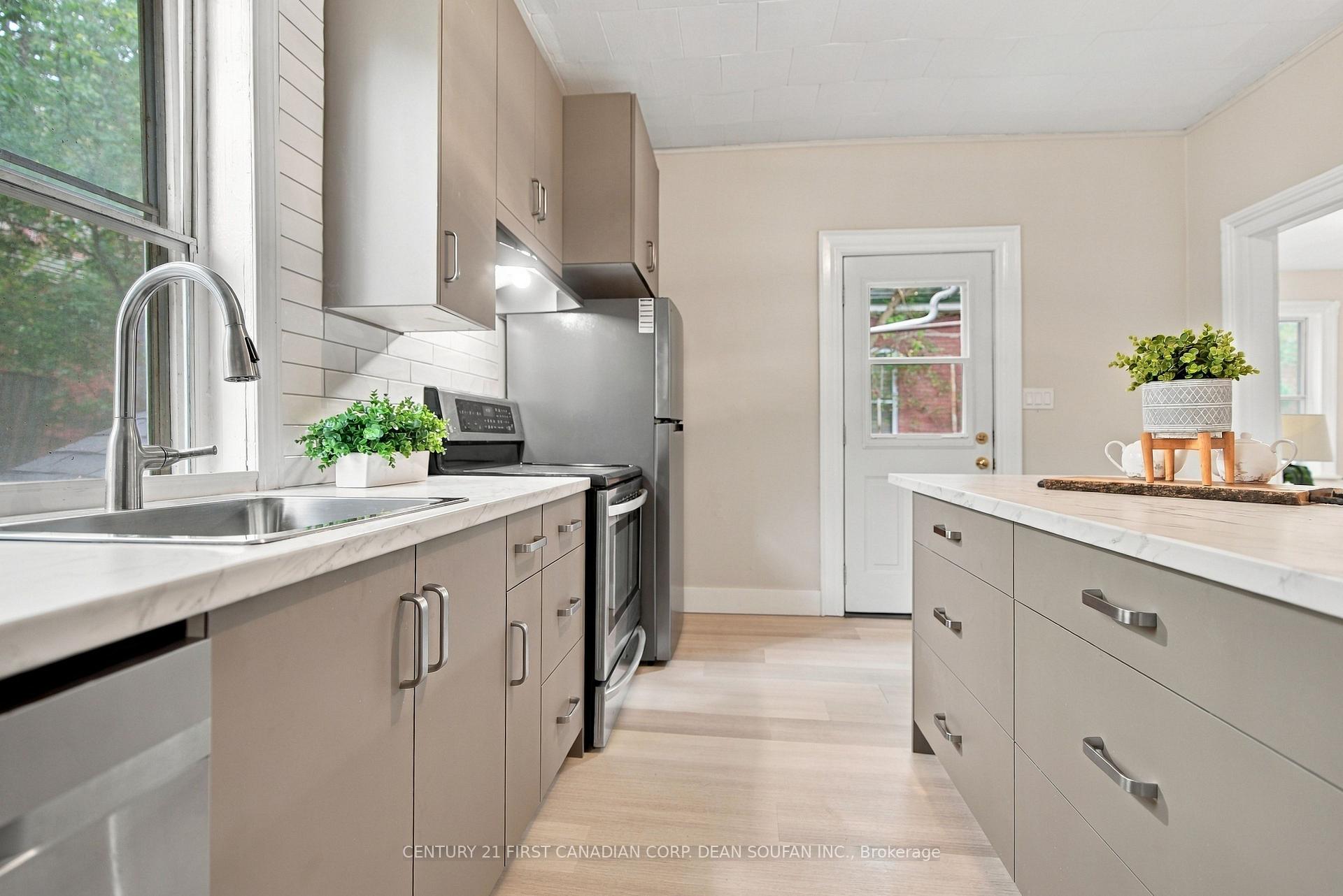 Photo 15 of 188 William Street, London, East K — HOMEH