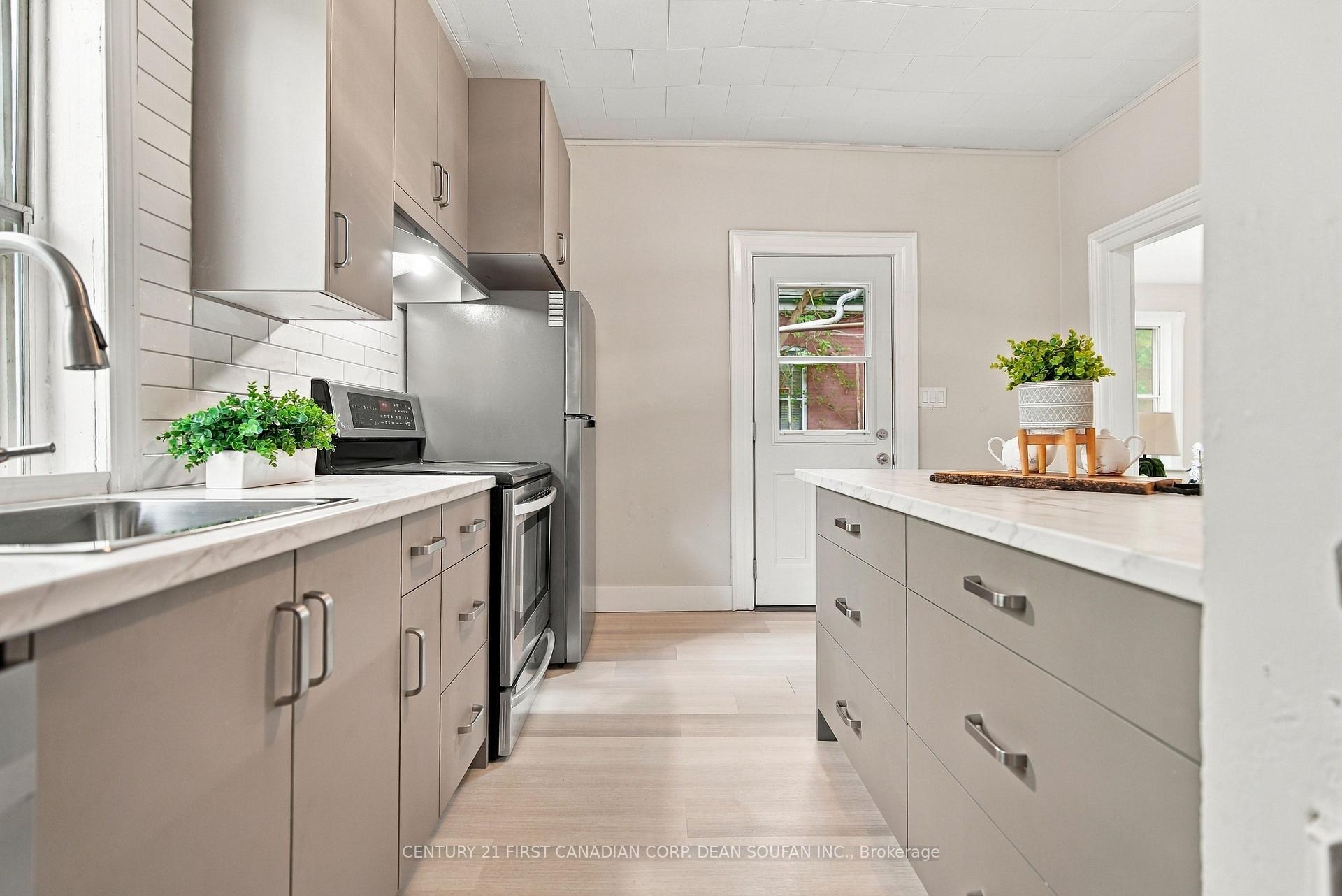 Photo 16 of 188 William Street, London, East K — HOMEH
