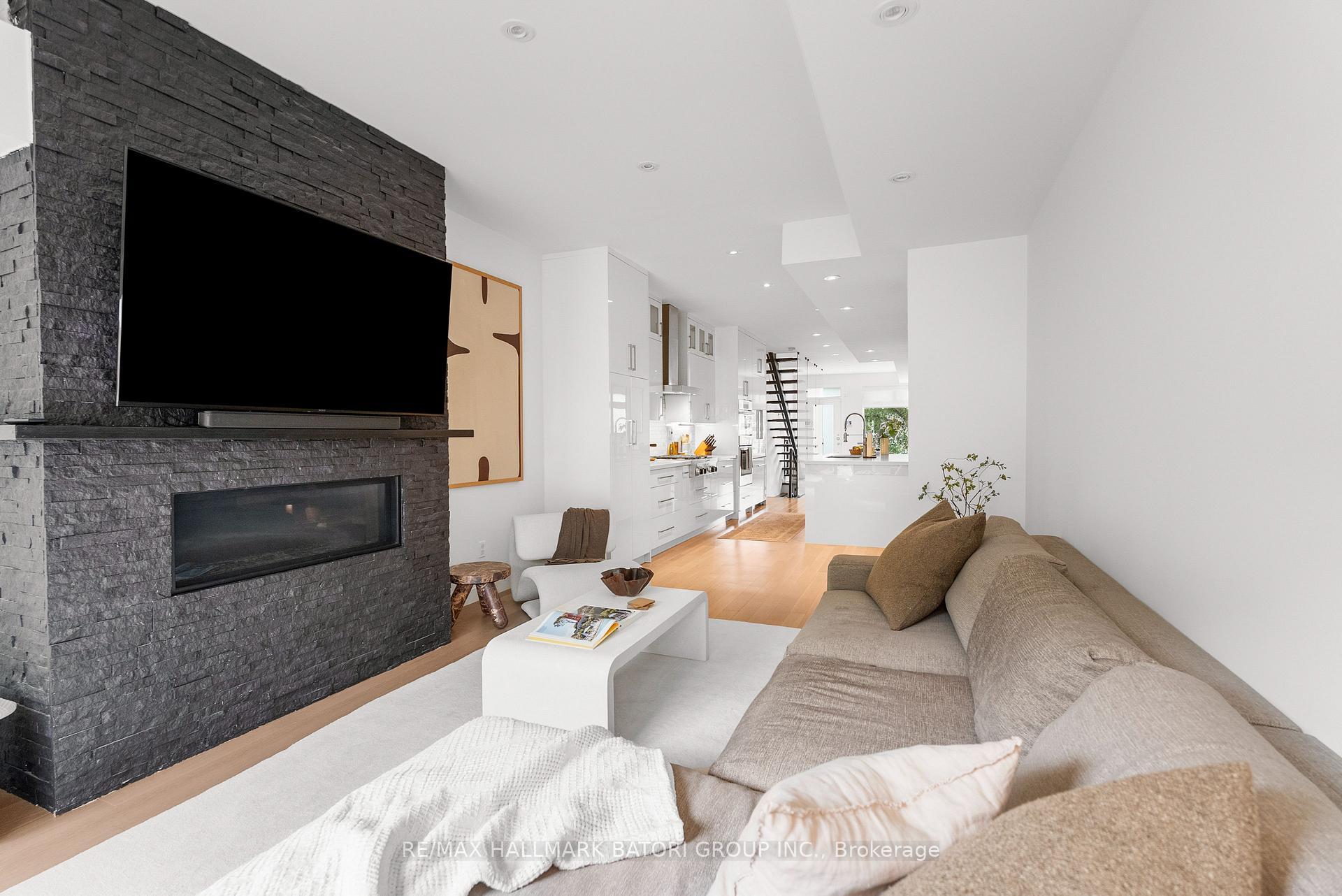Photo 16 of 433 Ashdale Avenue, Toronto, Greenwood-Coxwell — HOMEH