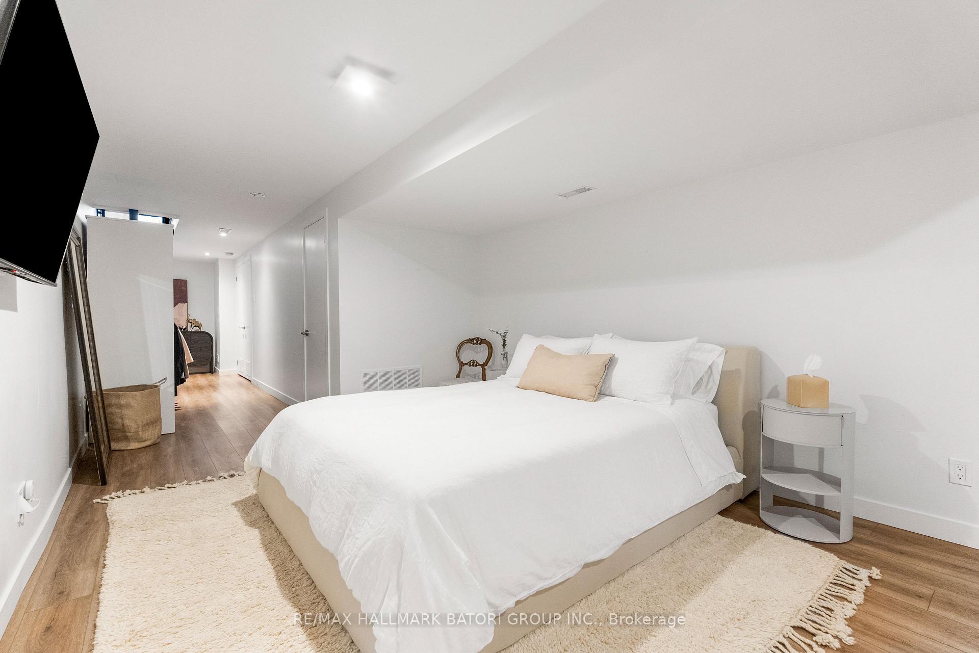 Photo 39 of 433 Ashdale Avenue, Toronto, Greenwood-Coxwell — HOMEH