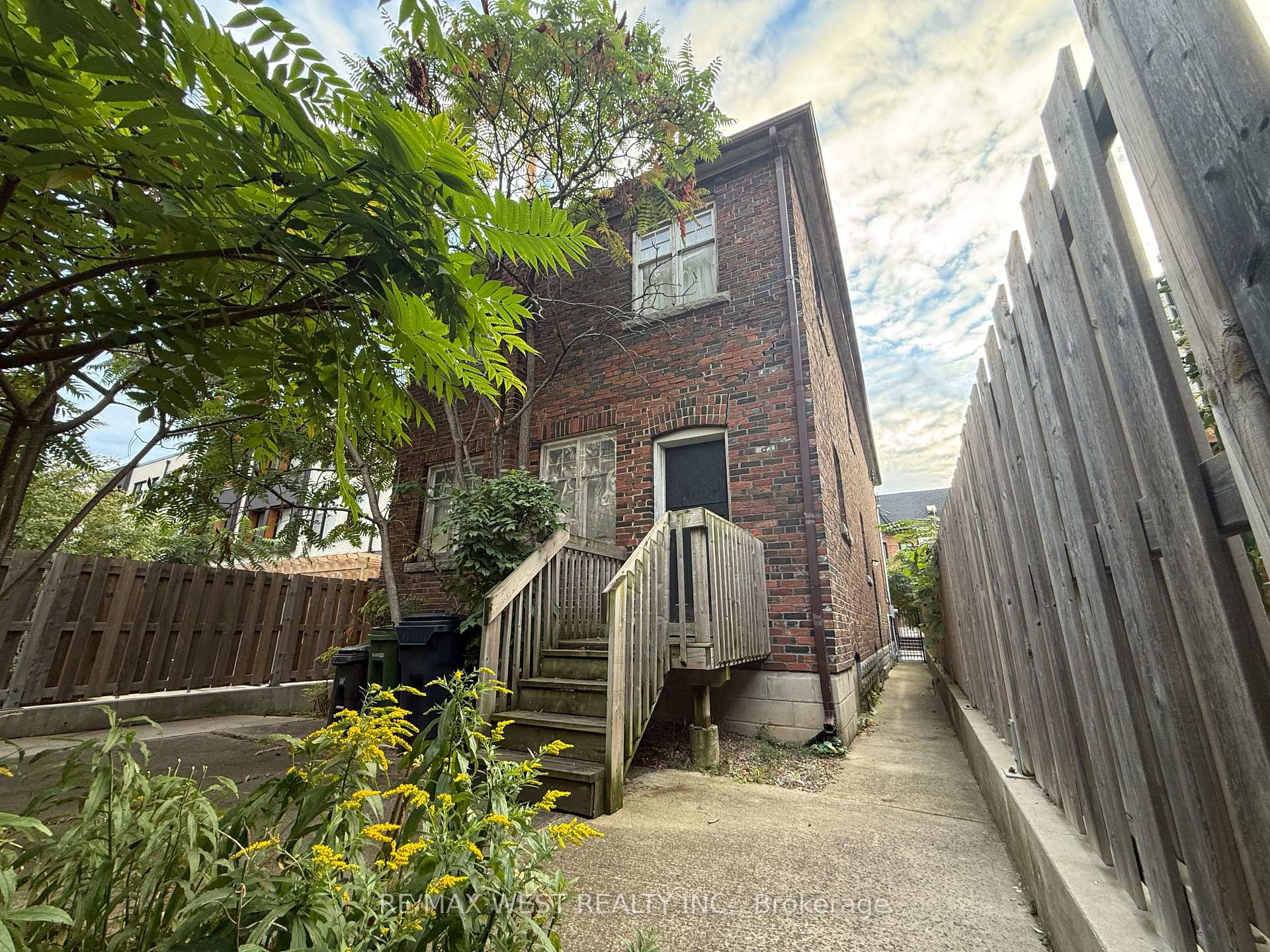 Photo 1 of 51 Augusta Avenue, Toronto, Kensington-Chinatown — HOMEH