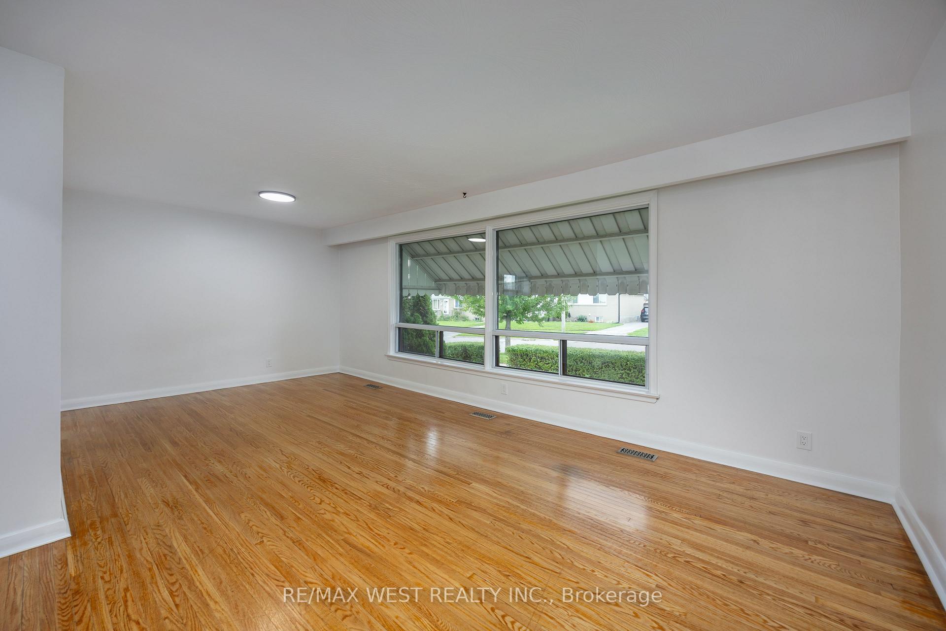 Photo 6 of 1331 Sharbot Street, Oshawa, Lakeview — HOMEH