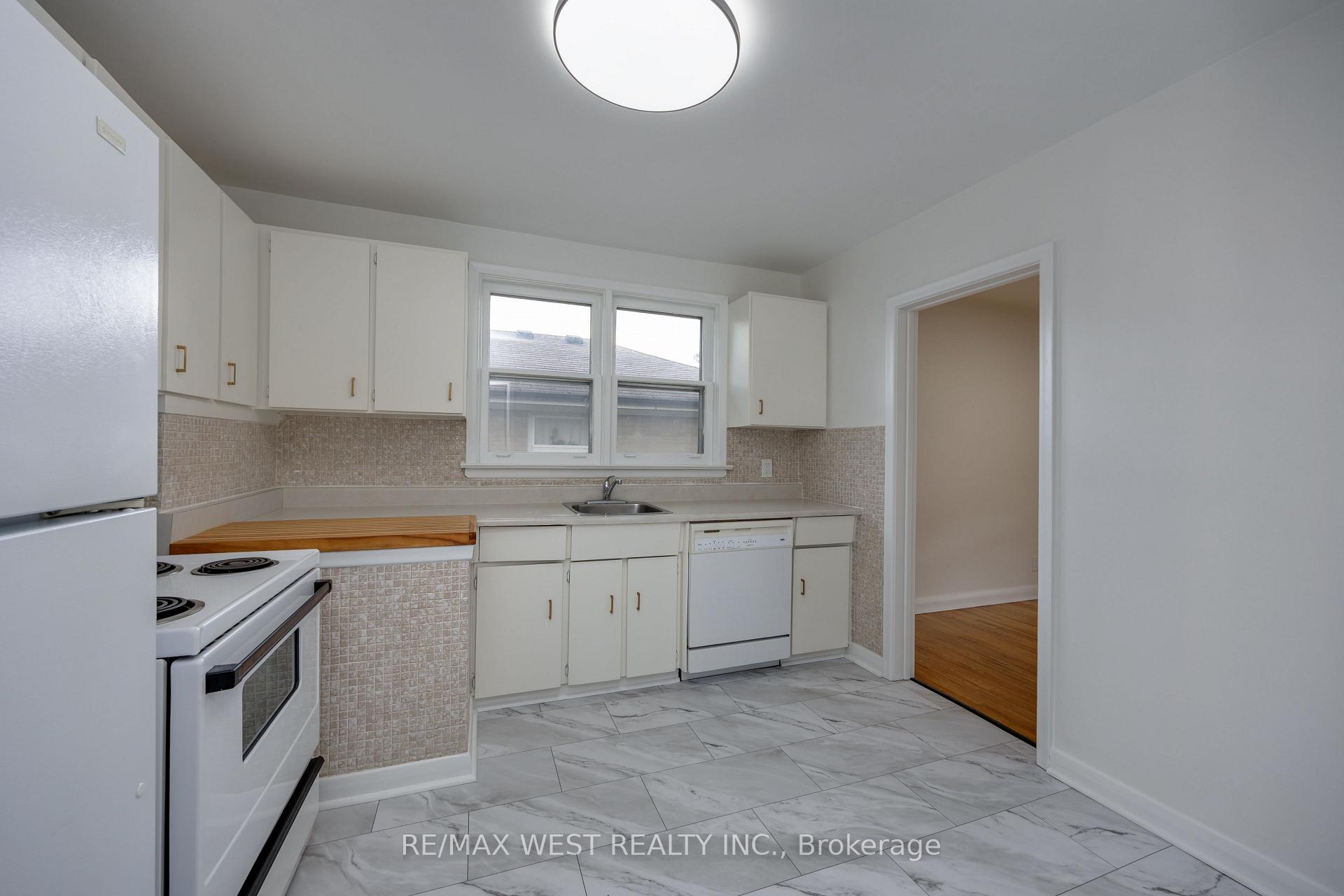 Photo 8 of 1331 Sharbot Street, Oshawa, Lakeview — HOMEH
