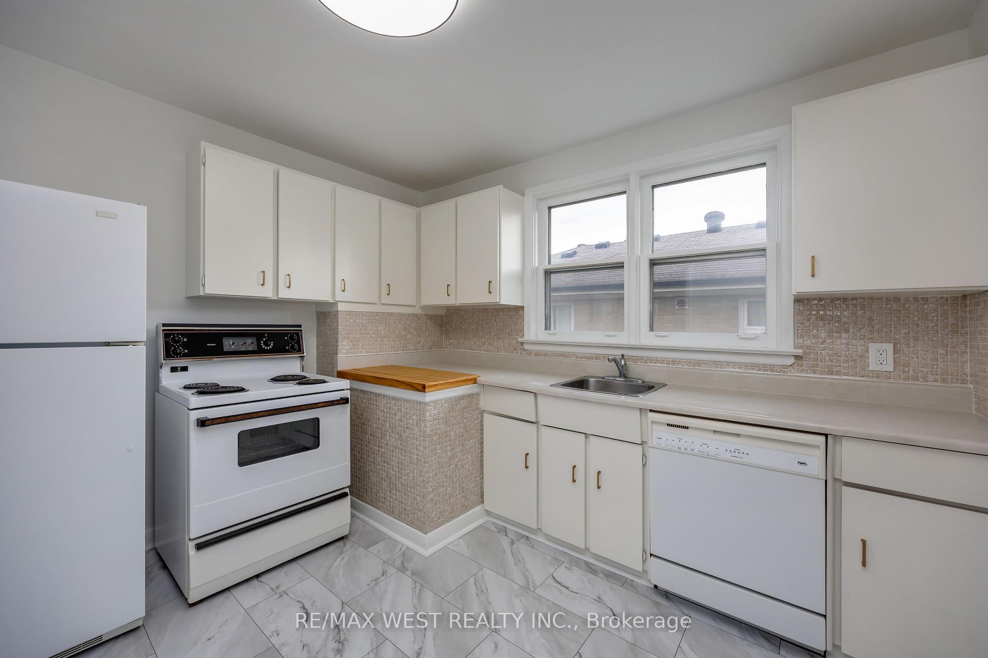 Photo 9 of 1331 Sharbot Street, Oshawa, Lakeview — HOMEH