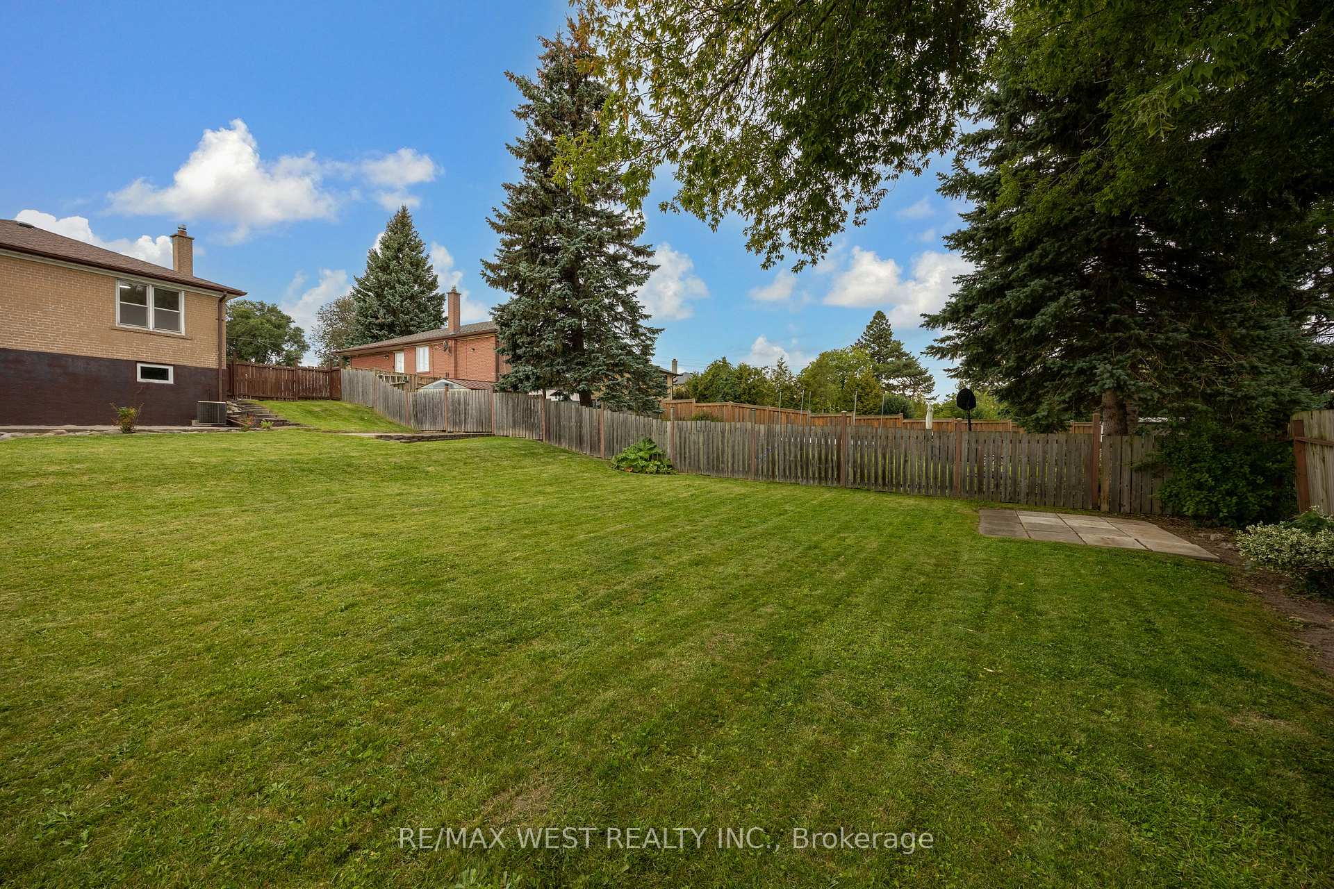 Photo 28 of 1331 Sharbot Street, Oshawa, Lakeview — HOMEH
